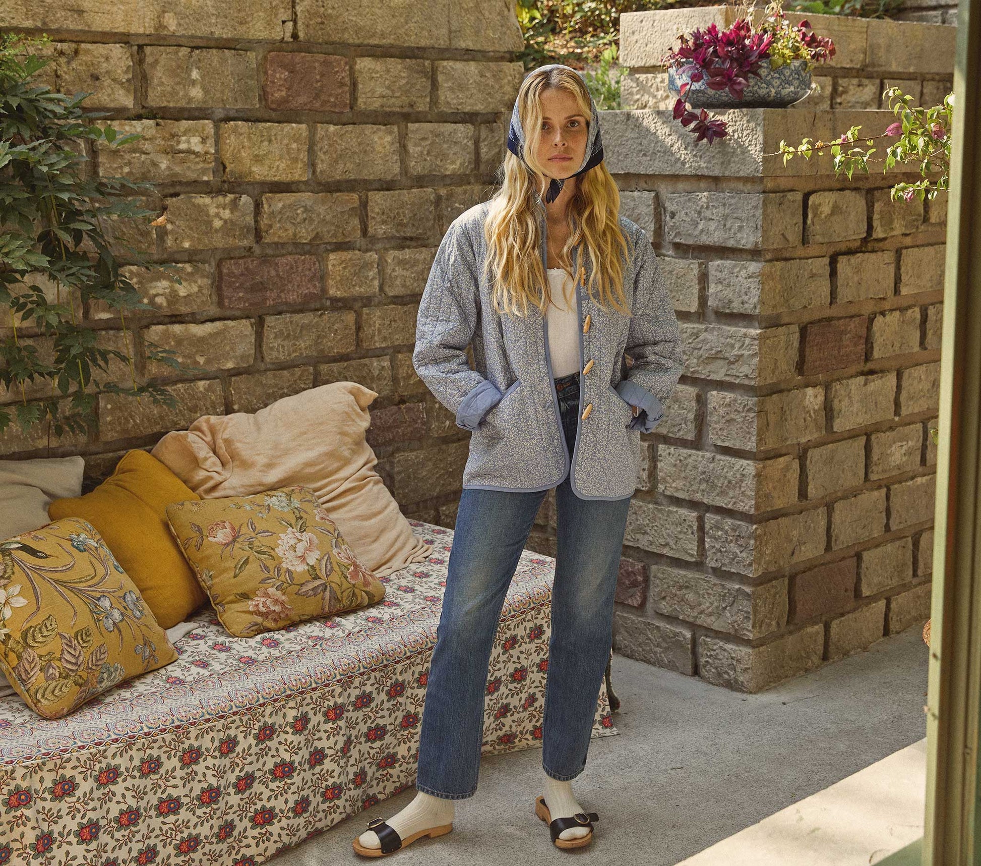 HMD -- PARKER JACKET -- BLUE COTTAGE IVY FLORAL view 2
