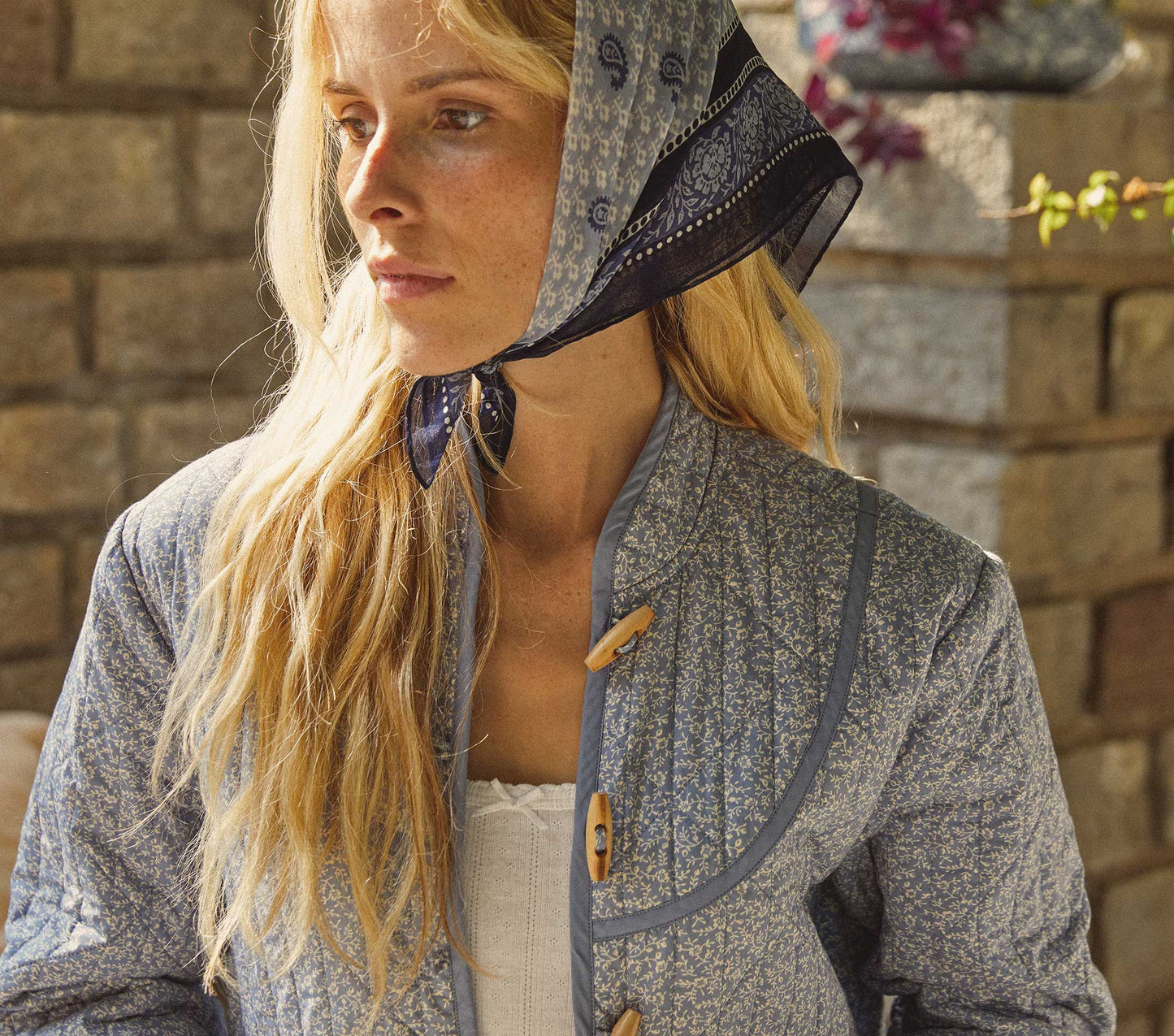 HMD -- PARKER JACKET -- BLUE COTTAGE IVY FLORAL