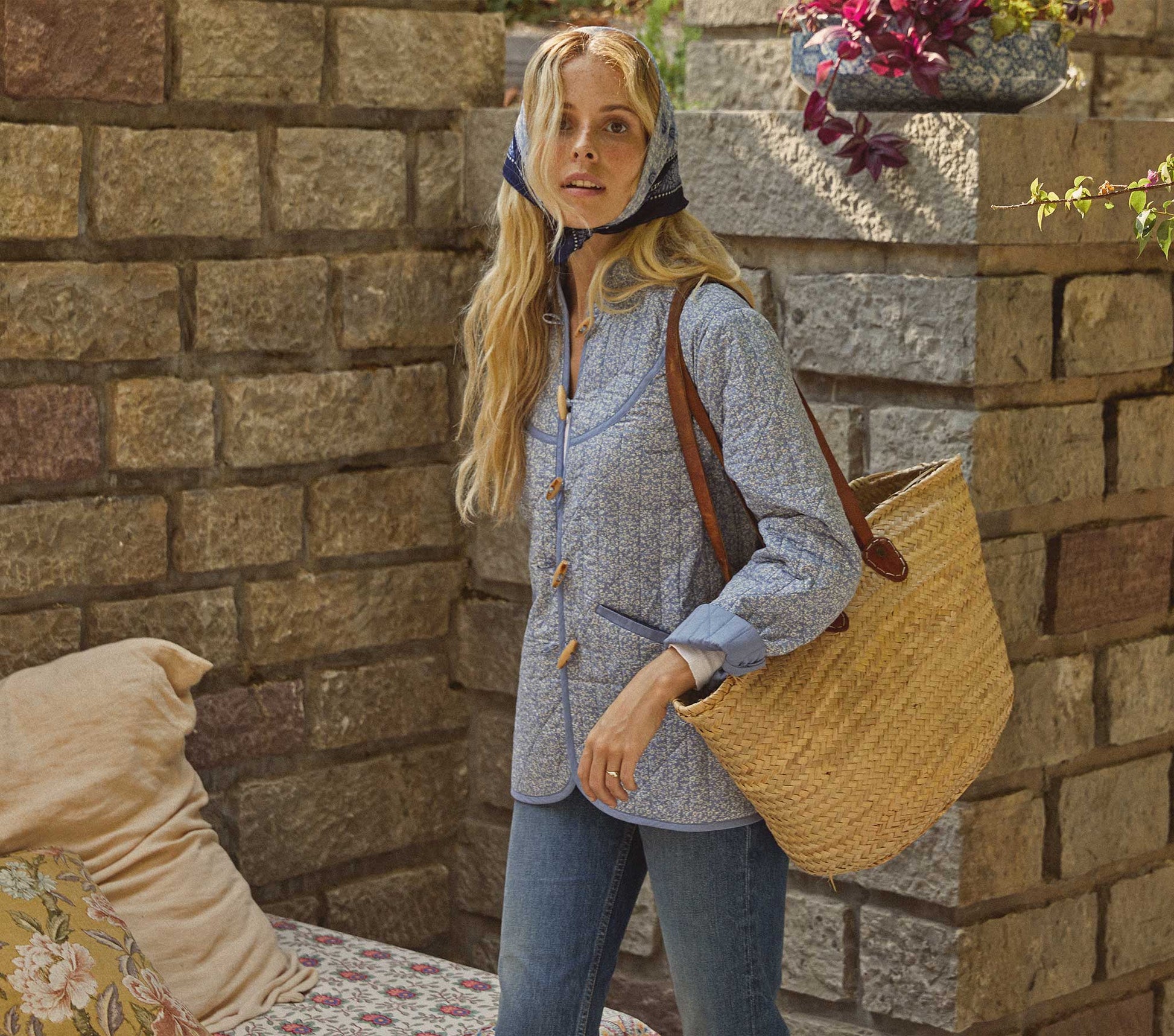 HMD -- PARKER JACKET -- BLUE COTTAGE IVY FLORAL view 8
