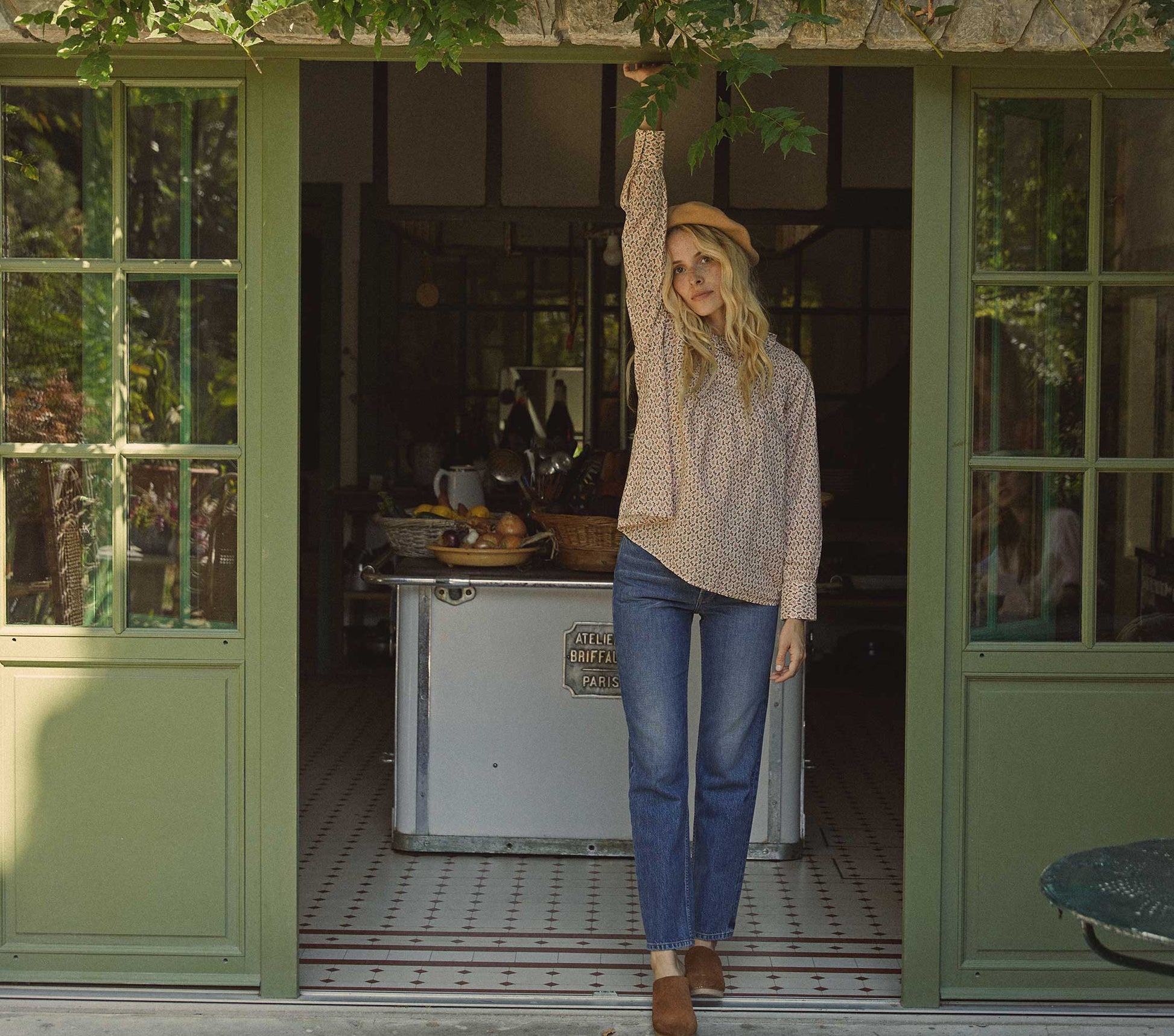 HMD -- PLUM TOP -- CREAM WINTER DITSY view 7
