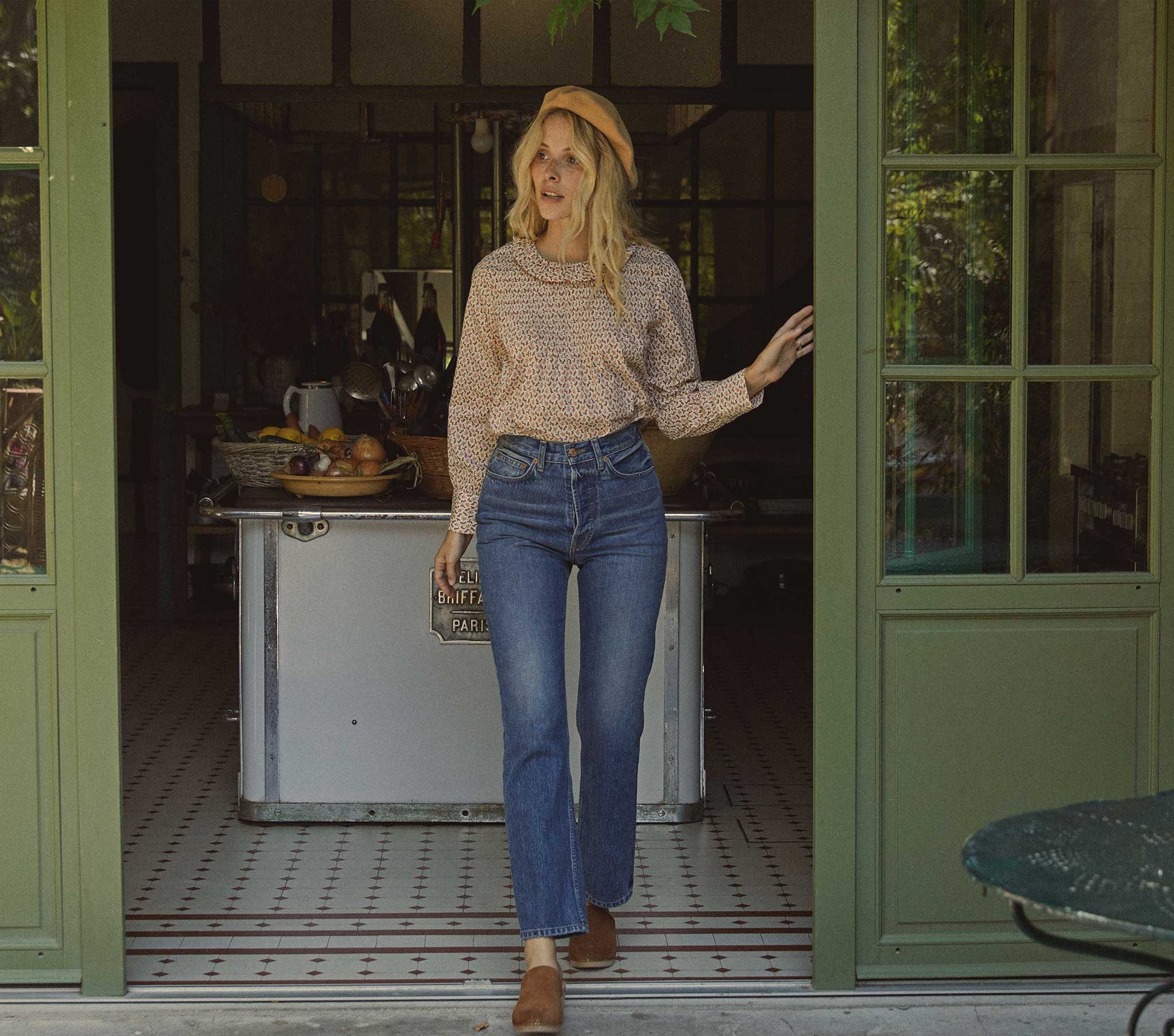 HMD -- PLUM TOP -- CREAM WINTER DITSY view 1
