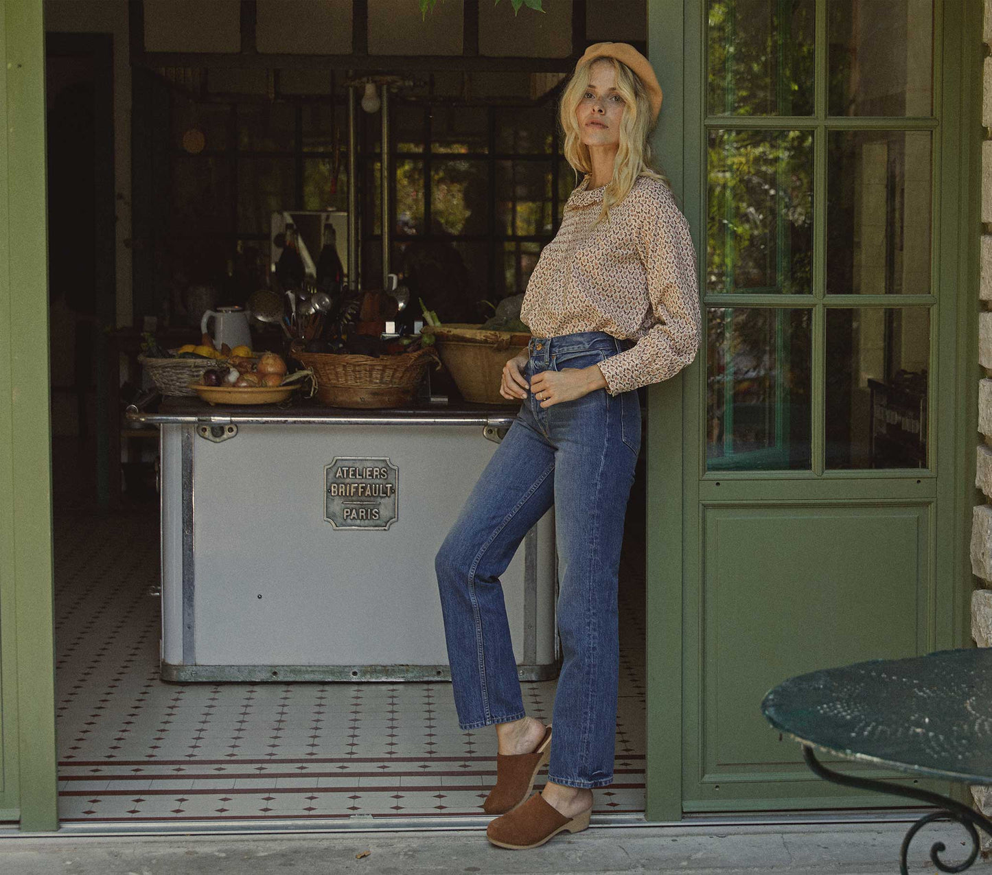 HMD -- PLUM TOP -- CREAM WINTER DITSY