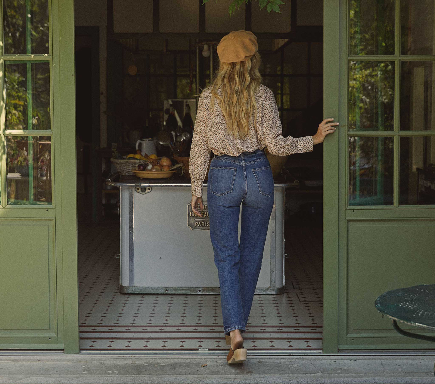 HMD -- PLUM TOP -- CREAM WINTER DITSY