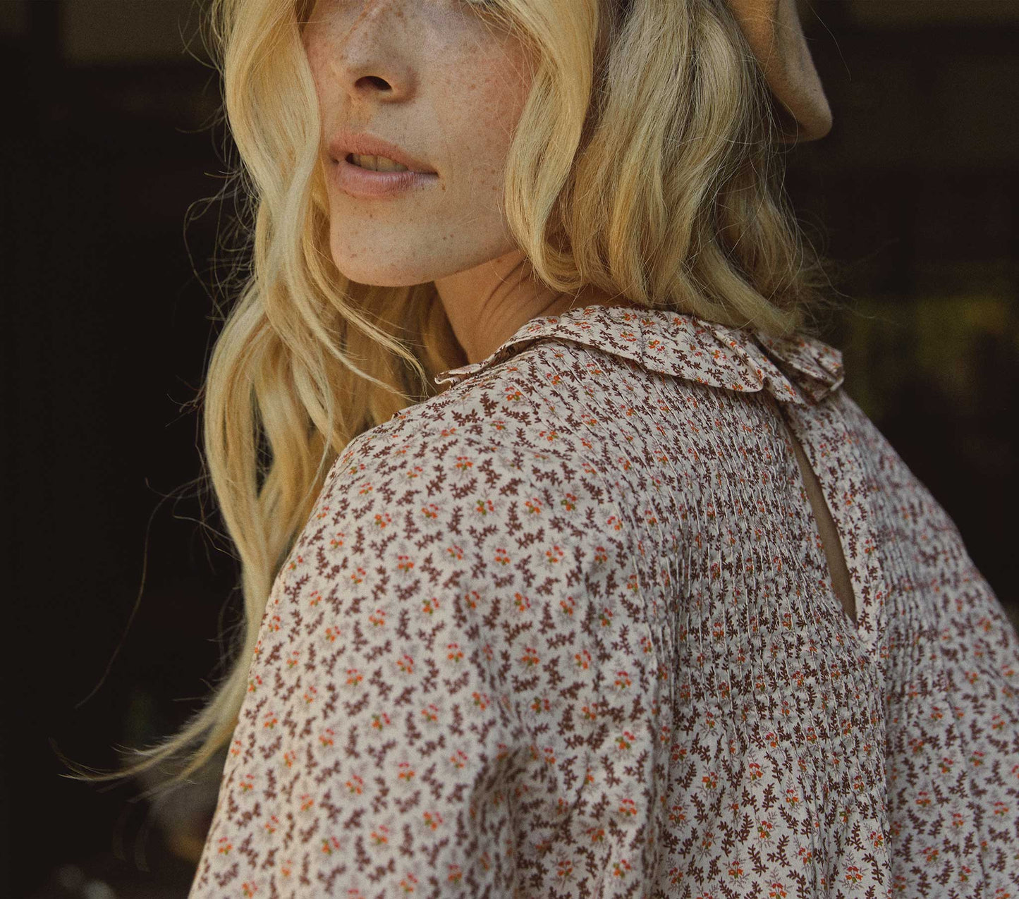 HMD -- PLUM TOP -- CREAM WINTER DITSY