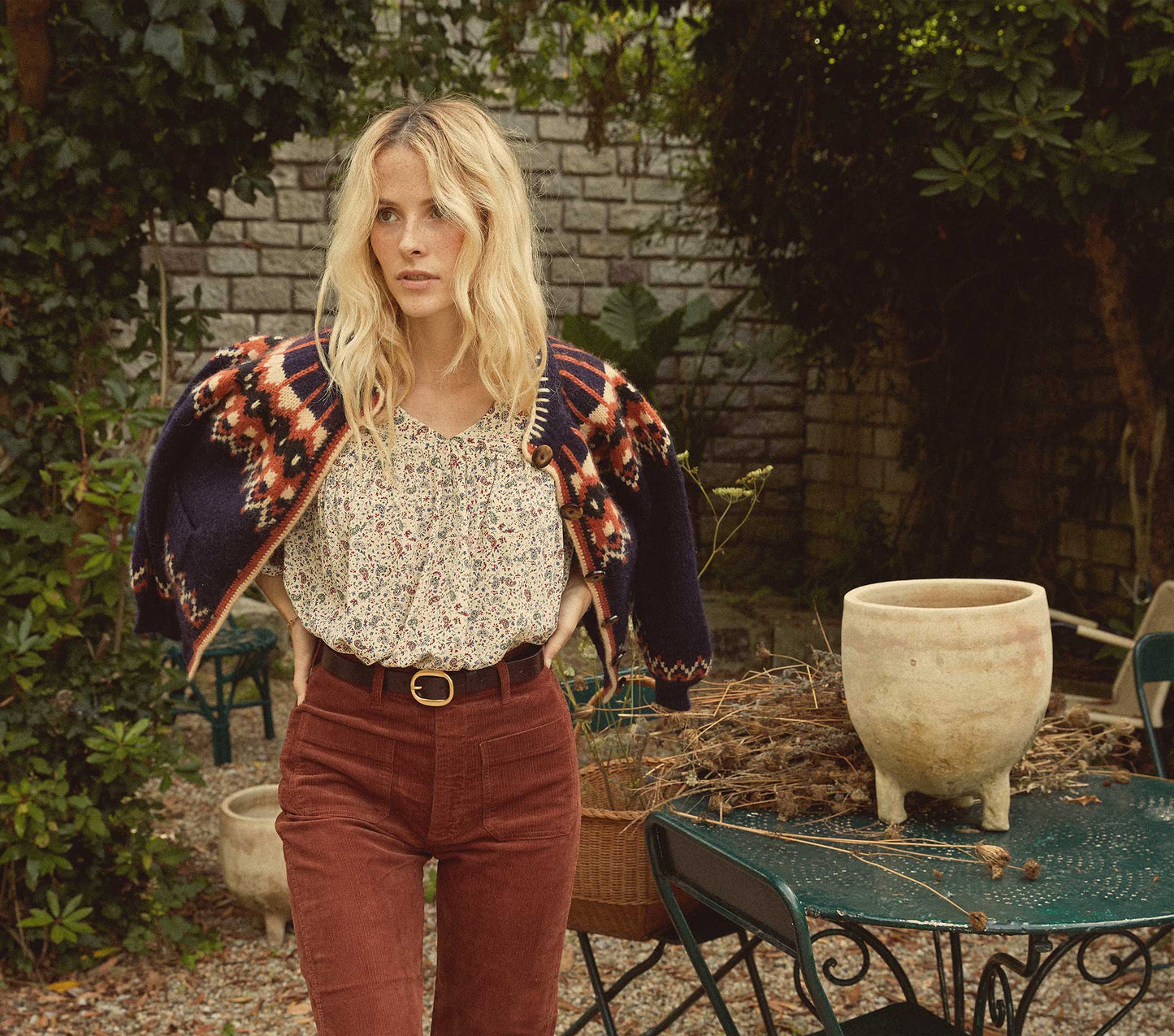 HMD -- SAVONA TOP -- CREAM SAINT CLAUDE PAISLEY