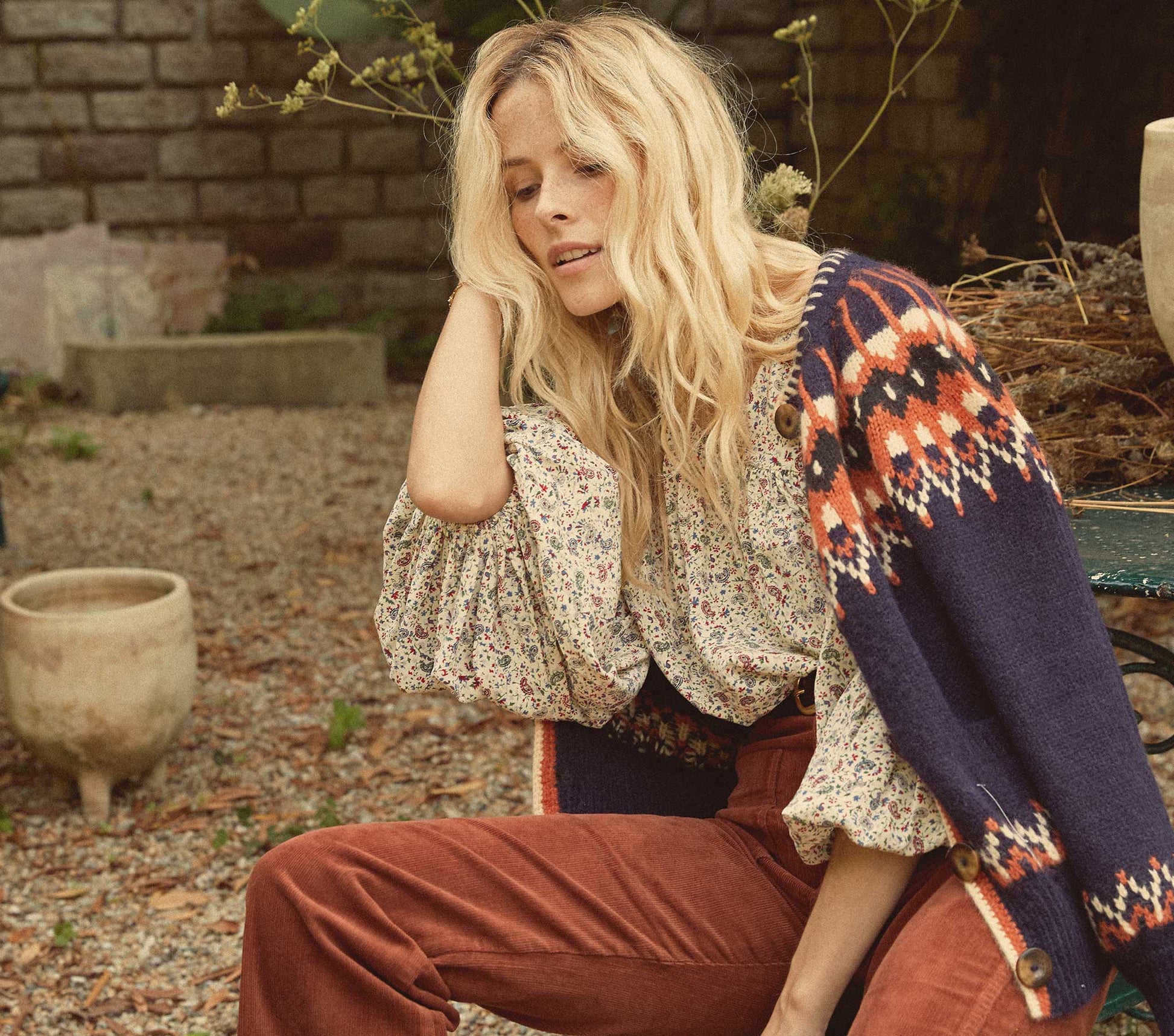 HMD -- SAVONA TOP -- CREAM SAINT CLAUDE PAISLEY view 3
