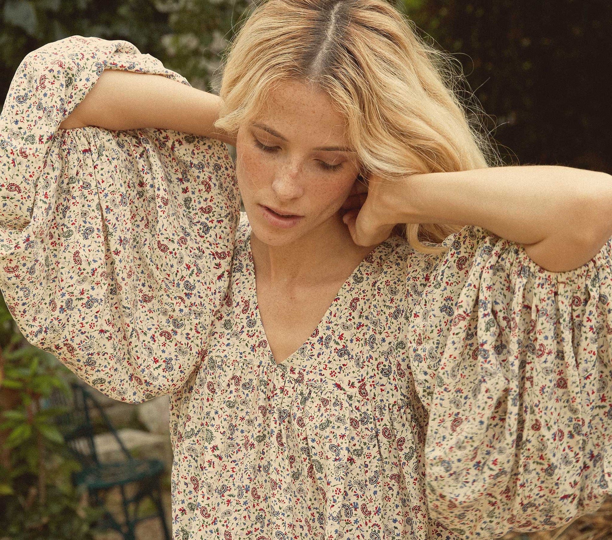 HMD -- SAVONA TOP -- CREAM SAINT CLAUDE PAISLEY view 8
