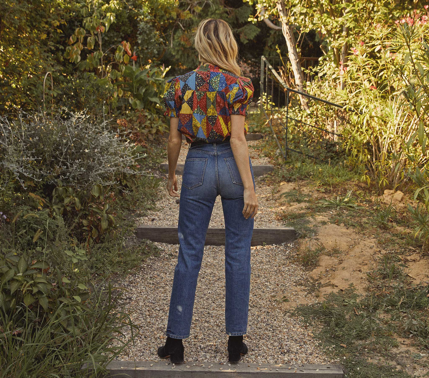 HMD -- ALIDA TOP -- COUNTRYSIDE PATCHWORK PRINT