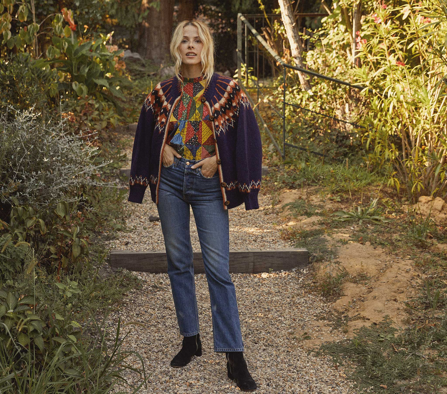 HMD -- ALIDA TOP -- COUNTRYSIDE PATCHWORK PRINT