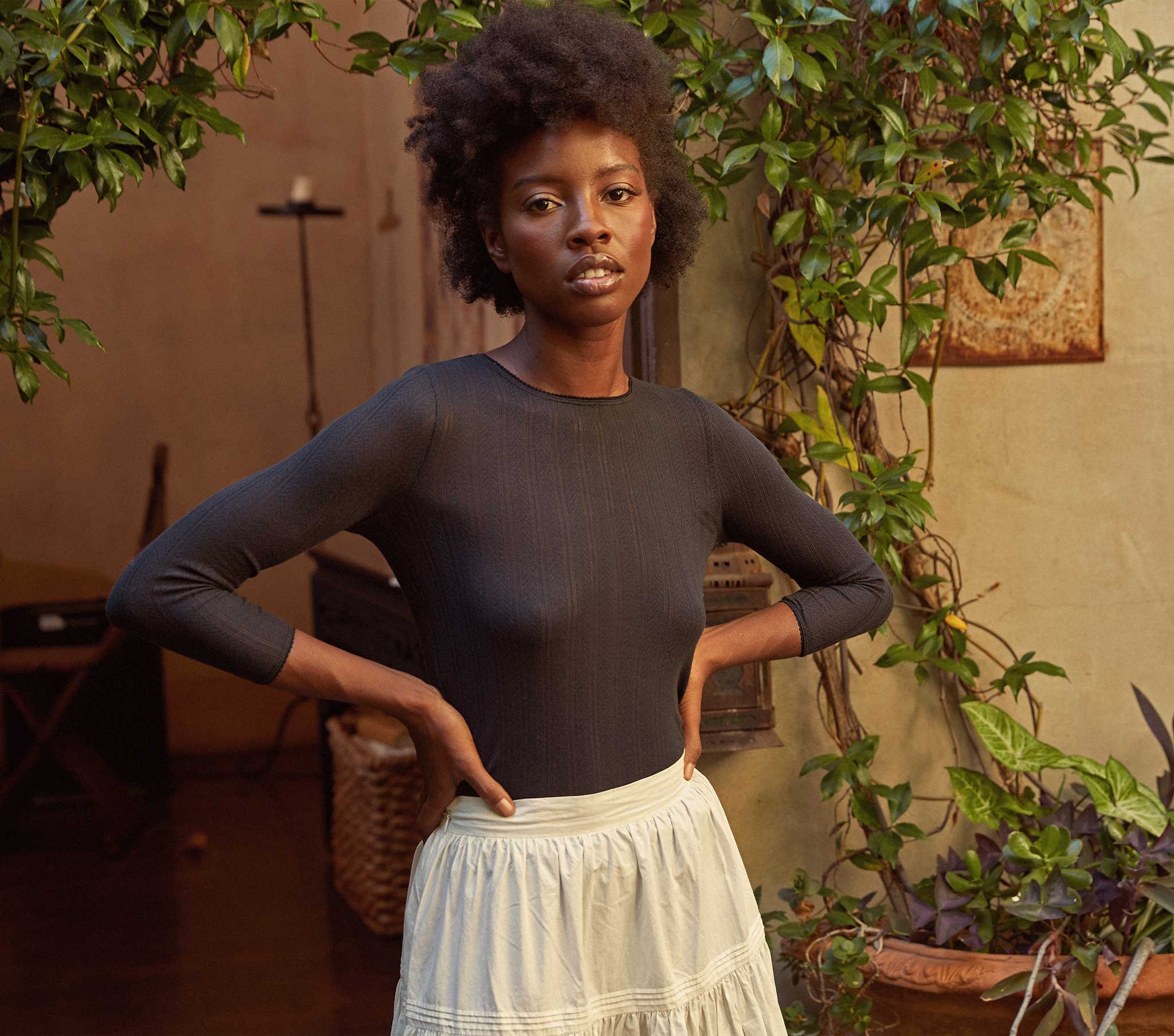 HMD -- ANNIE TEE -- BLACK