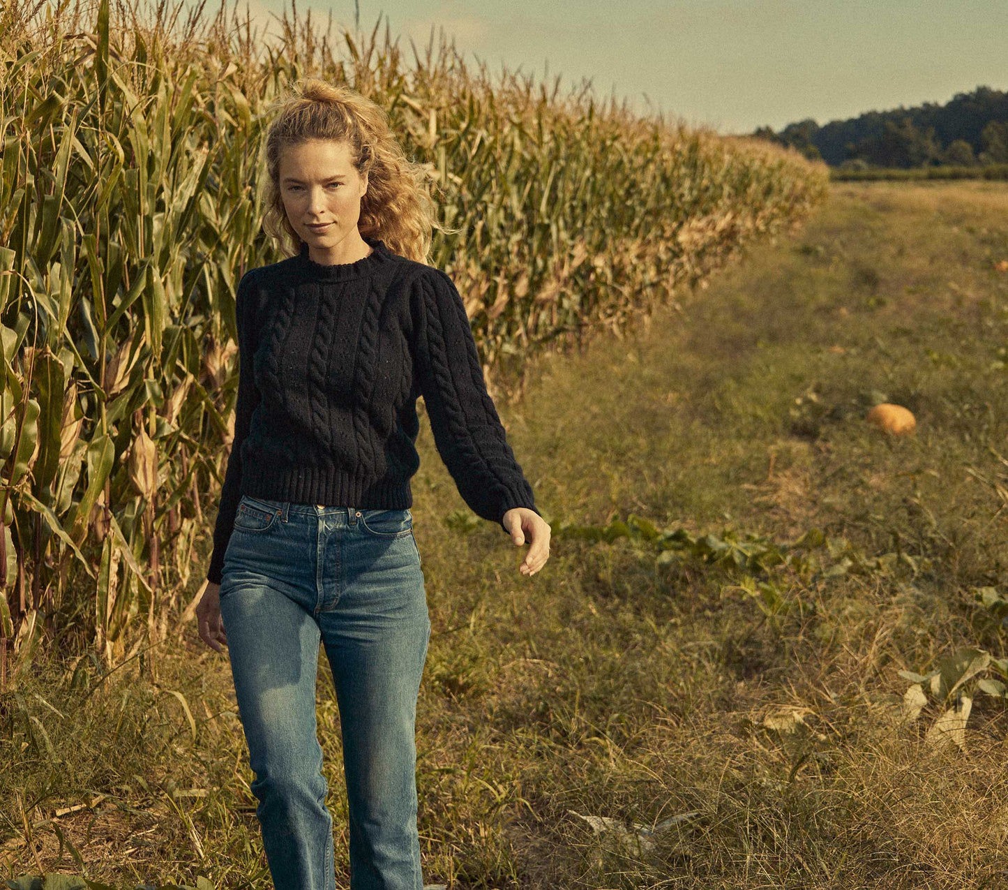 HMD -- APPOLINE SWEATER -- BLACK
