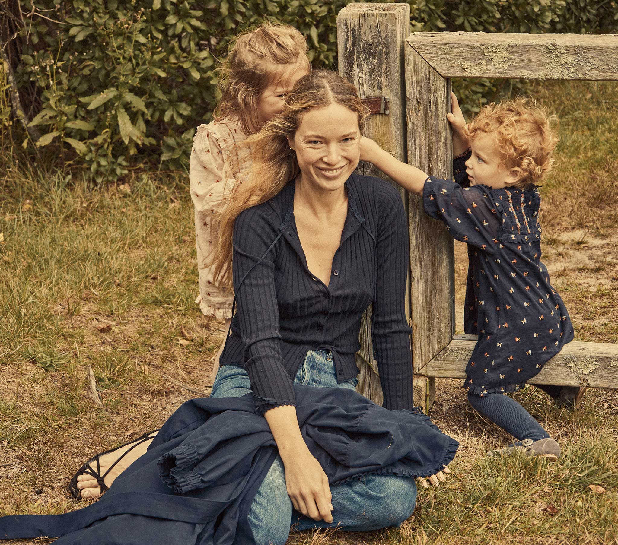 HMD -- DEMI CARDIGAN SWEATER -- NAVY