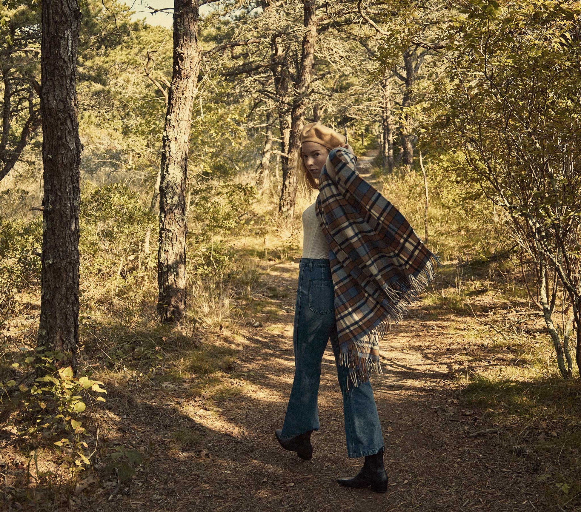 HMD -- EMBER WRAP -- SAINT MORITZ PLAID view 9