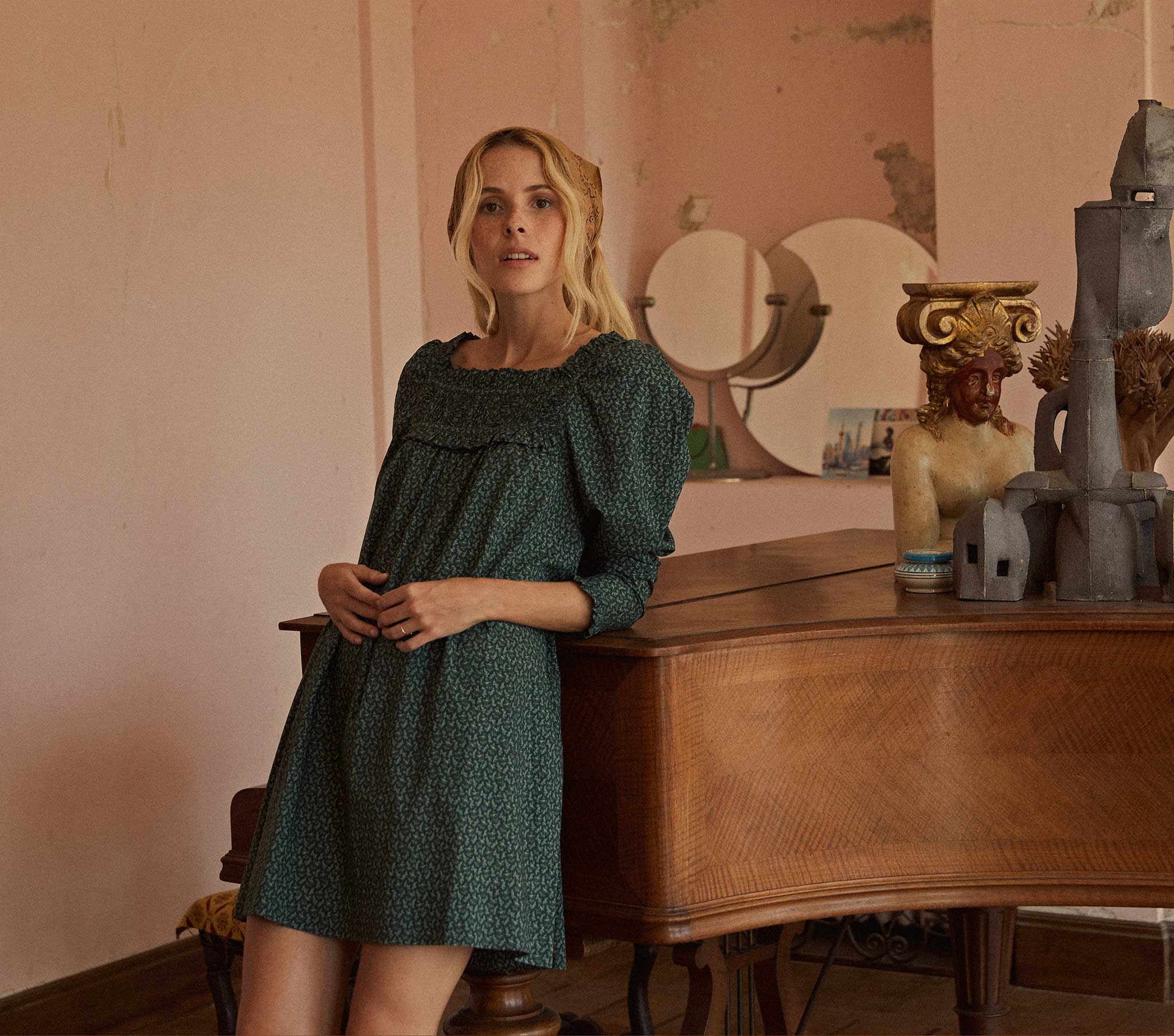 HMD -- SERENE DRESS -- EVERGREEN WINTER DITSY