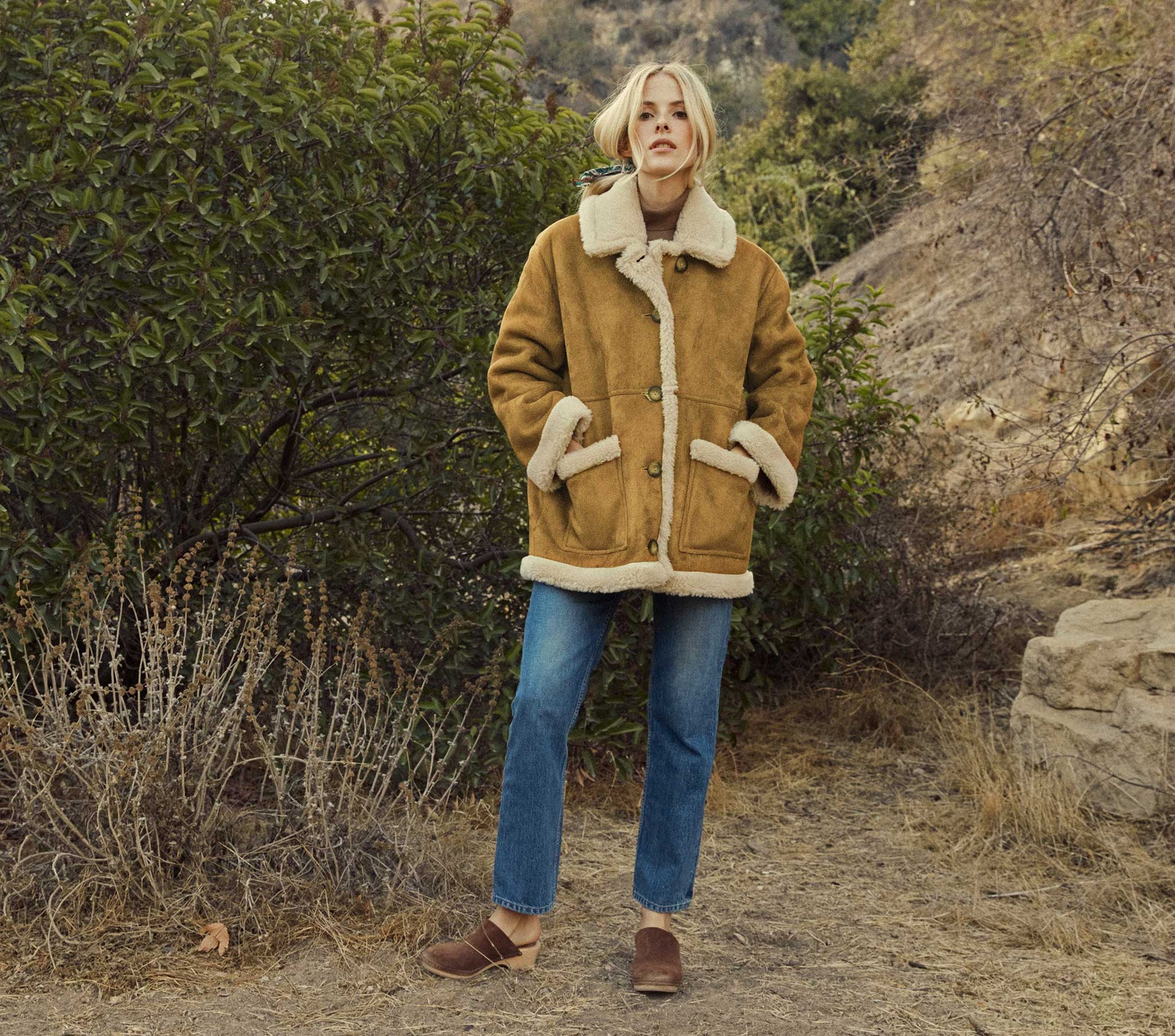 HMD -- SNOWBELL COAT -- CAMEL view 2
