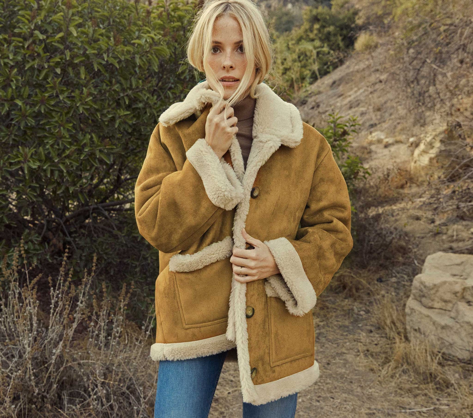 HMD -- SNOWBELL COAT -- CAMEL view 3
