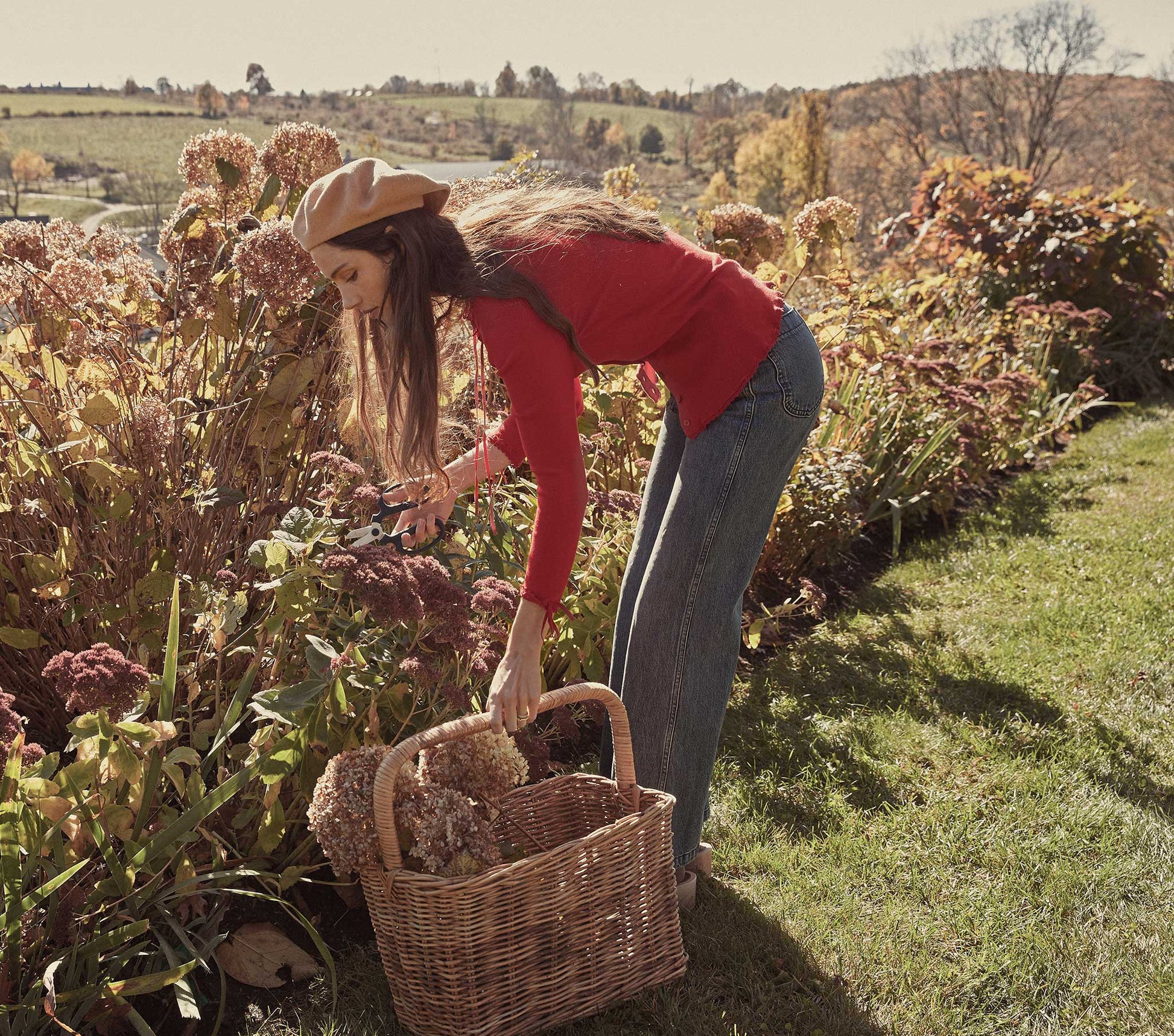 HMD -- DEMI CARDIGAN SWEATER -- CHERRY RED view 3
