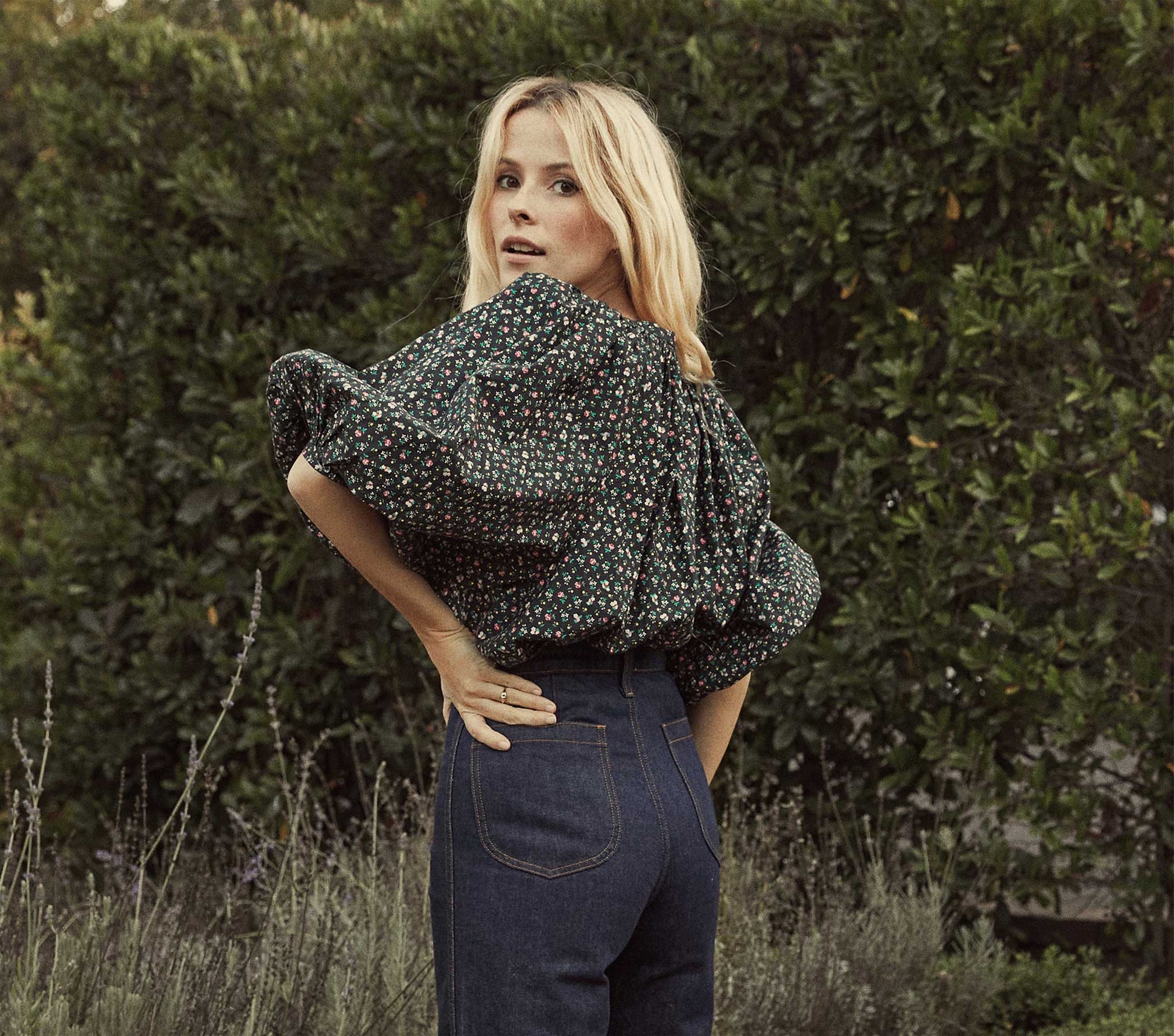 HMD -- JEANNE TOP -- MIRBEAU'S GARDEN view 3
