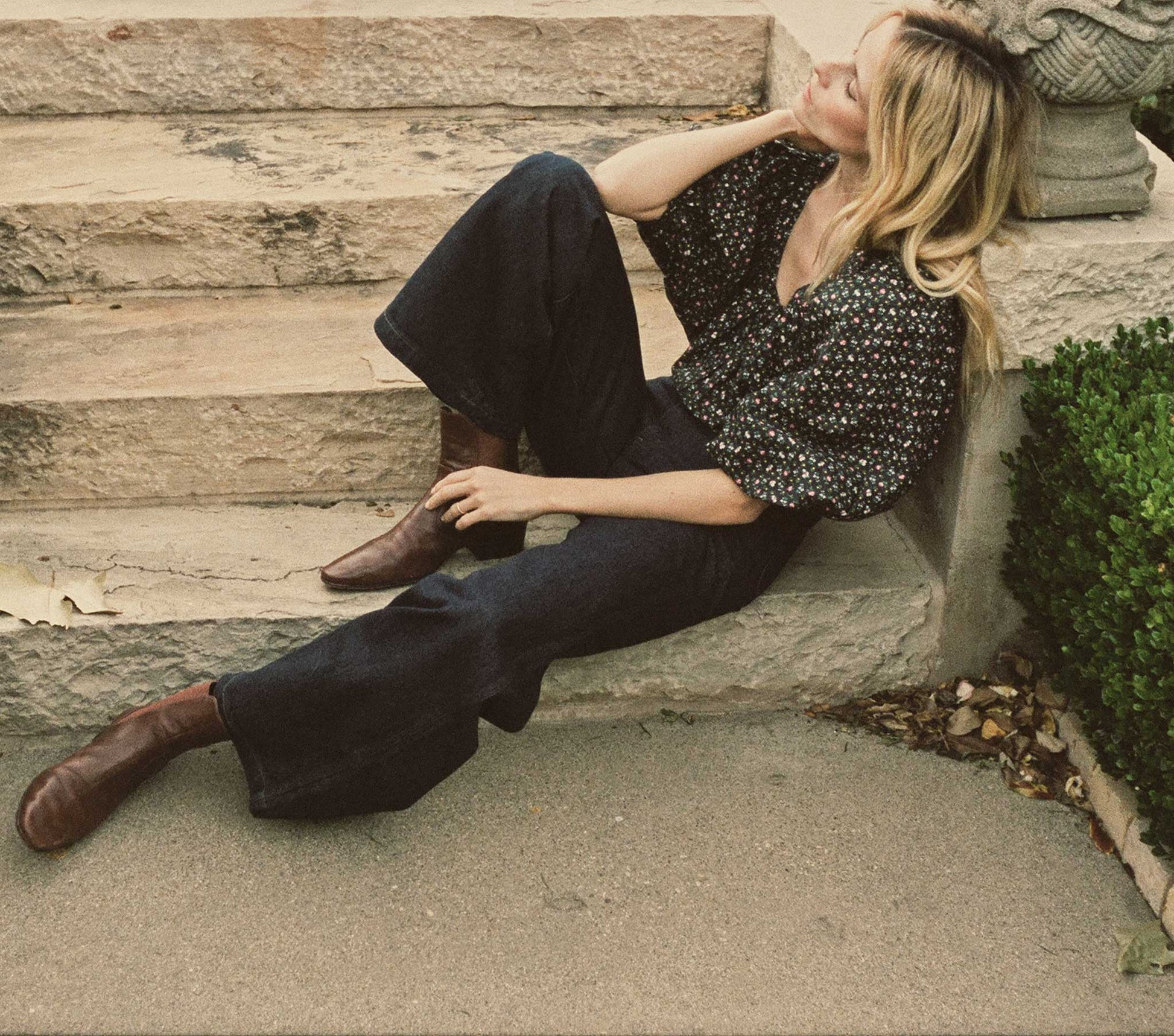 HMD -- JEANNE TOP -- MIRBEAU'S GARDEN view 6
