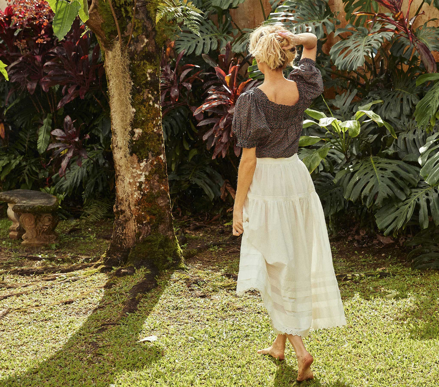 HMD -- FARLEY TOP -- NAVY BISOU FLORAL
