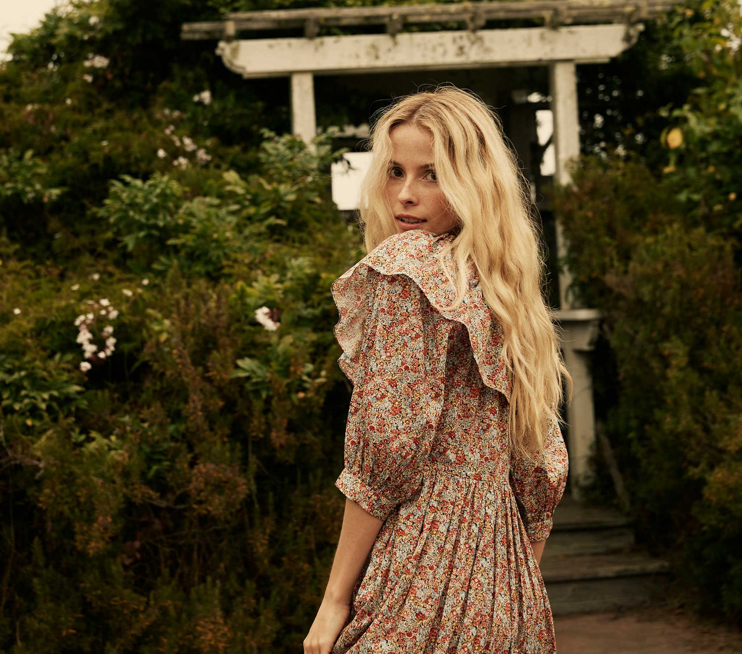 HMD -- DARCY DRESS -- RED CHIVE