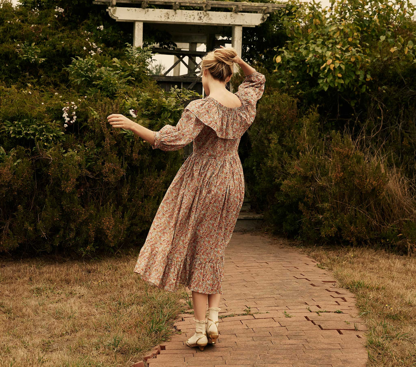 HMD -- DARCY DRESS -- RED CHIVE