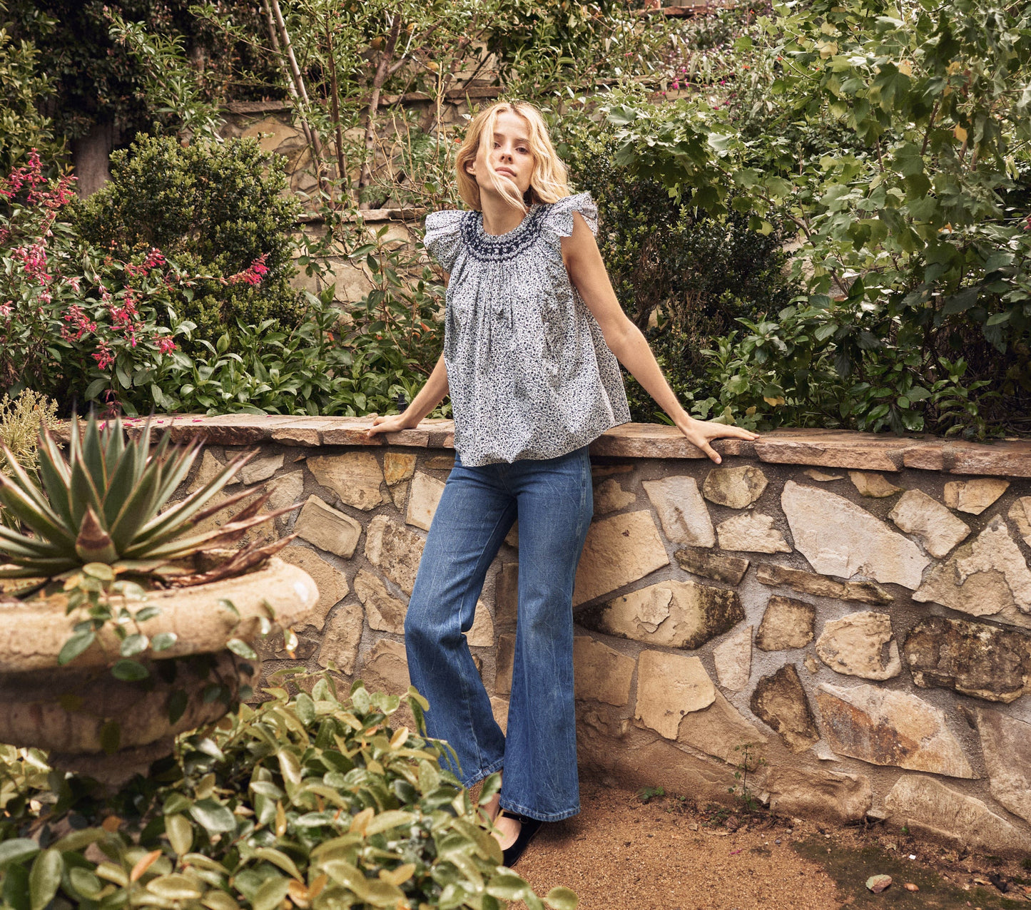 HMD -- LENOR TOP -- NAVY CHAMPIGNON FLORAL