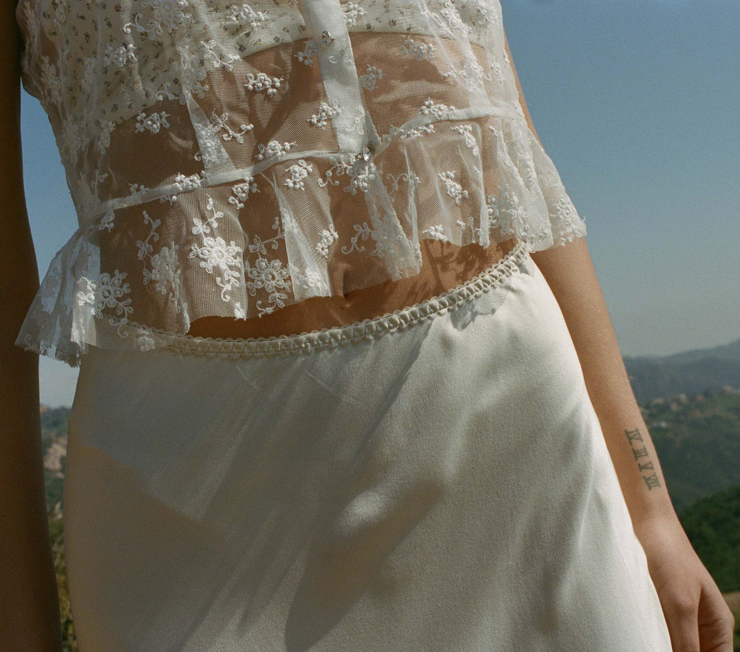 HMD -- ELOWEN SKIRT -- MOTHER OF PEARL