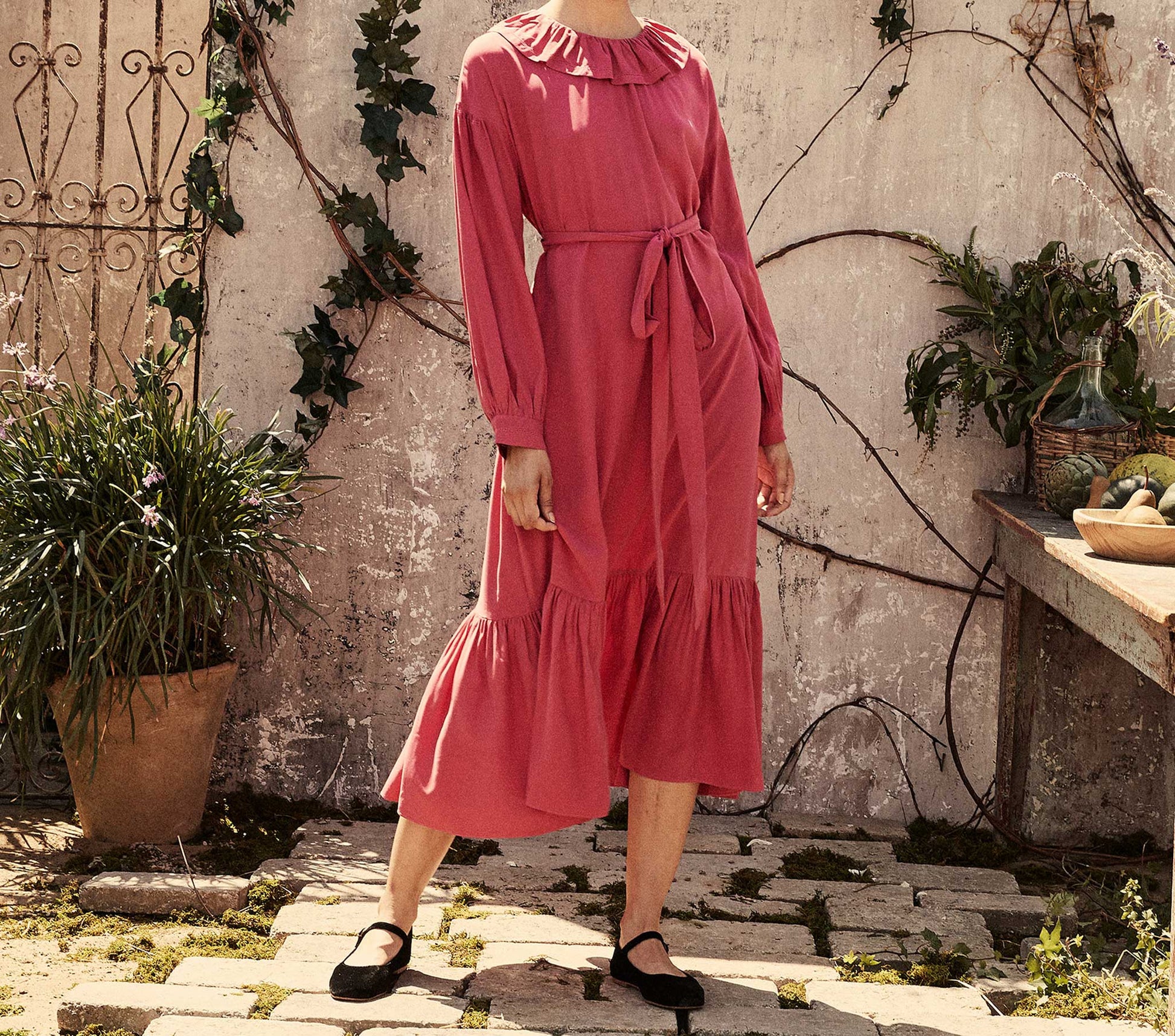 HMD -- EVEREST DRESS -- CAMELIA view 1
