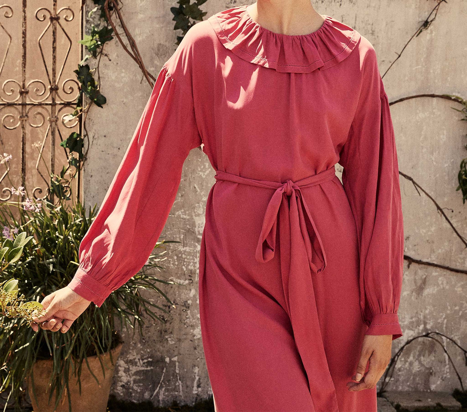 HMD -- EVEREST DRESS -- CAMELIA view 2
