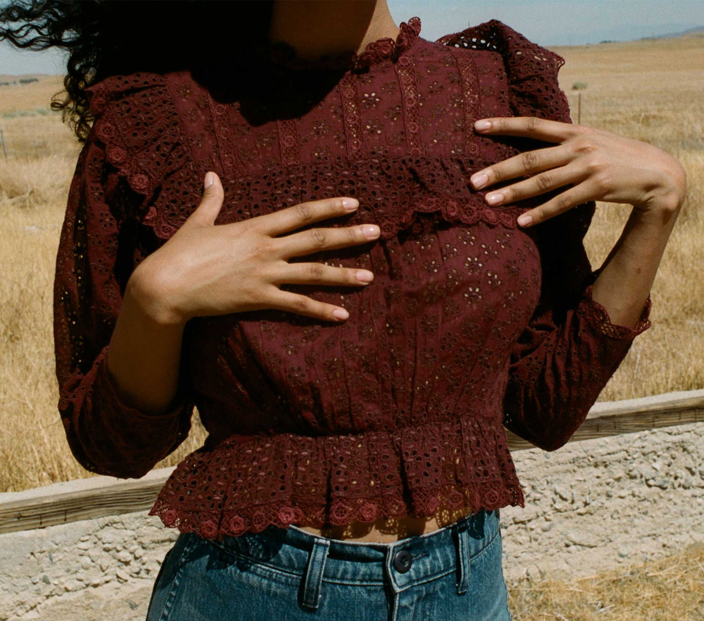 HMD -- FLORYN TOP -- ANTIQUE WALNUT