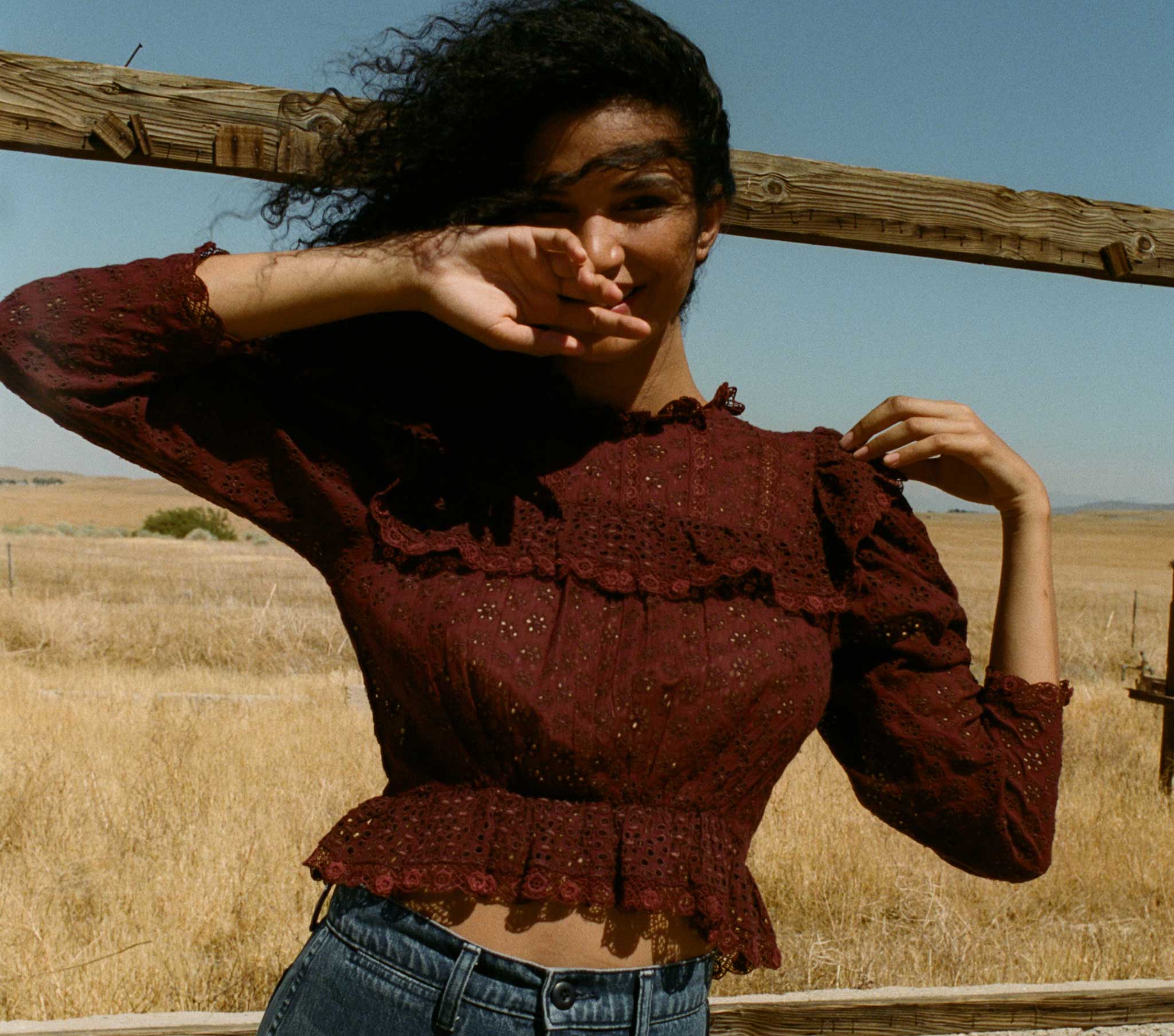 HMD -- FLORYN TOP -- ANTIQUE WALNUT