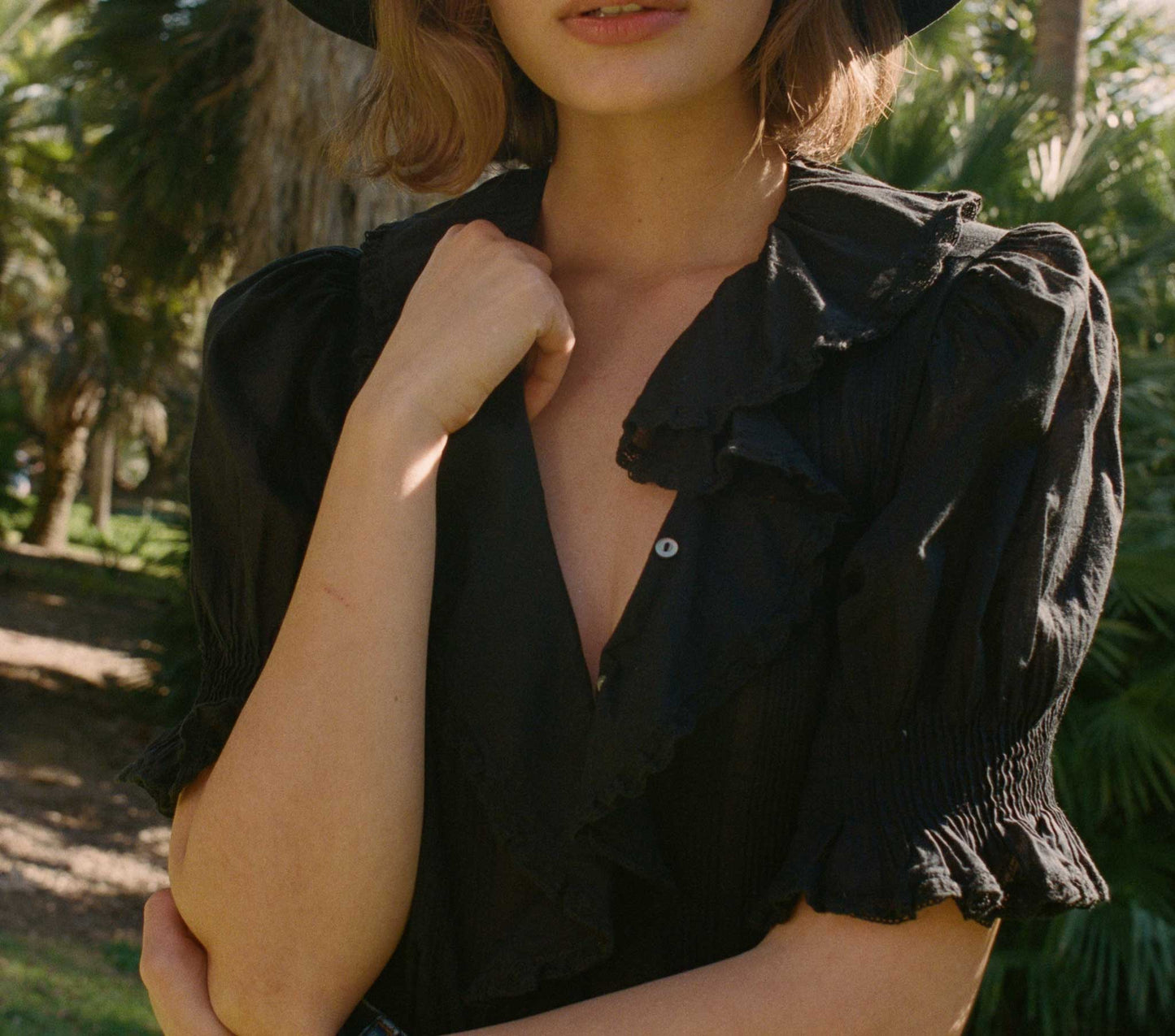 HMD -- HENRI TOP -- BLACK