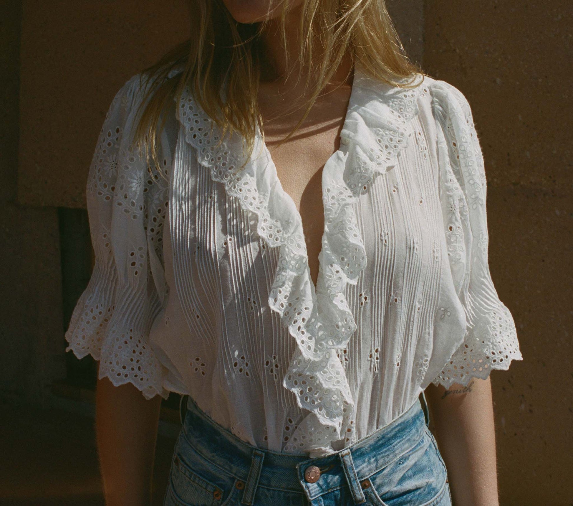 HMD -- HENRI TOP -- SALT EYELET view 1
