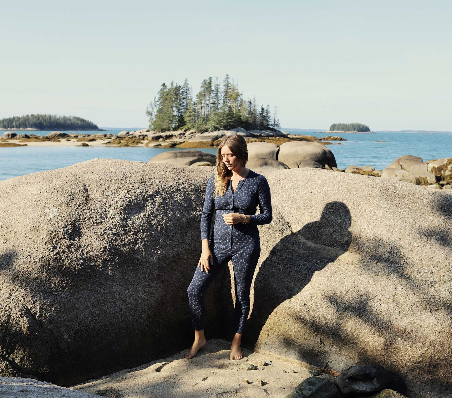 HMD -- MAISEY SUIT -- NAVY WINDSWEPT FLORAL