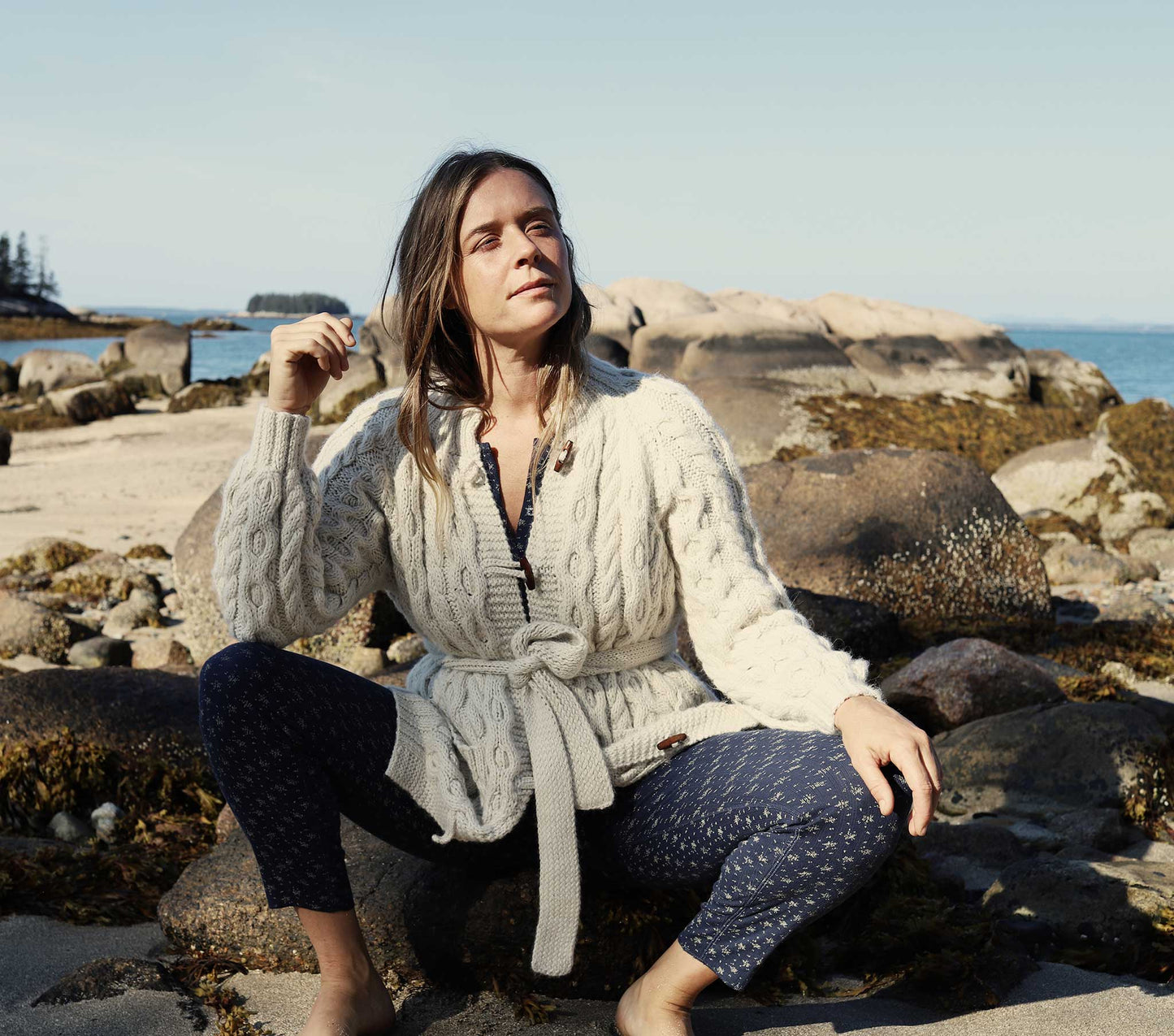 HMD -- MAISEY SUIT -- NAVY WINDSWEPT FLORAL