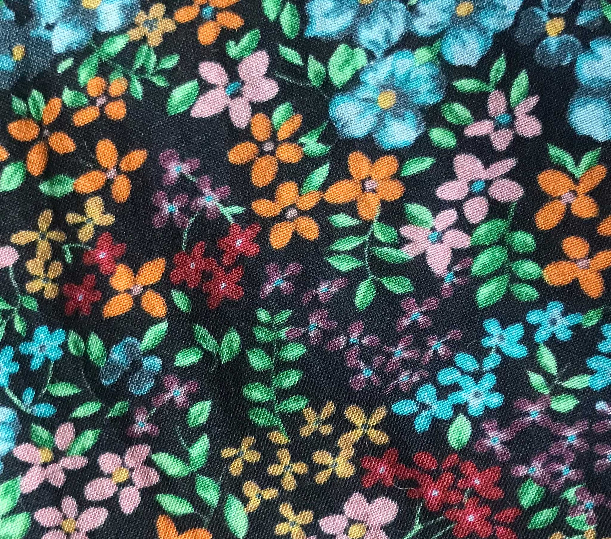 HMD -- BRENNA TOP -- NAVY LADY BIRD FLORAL view 11
