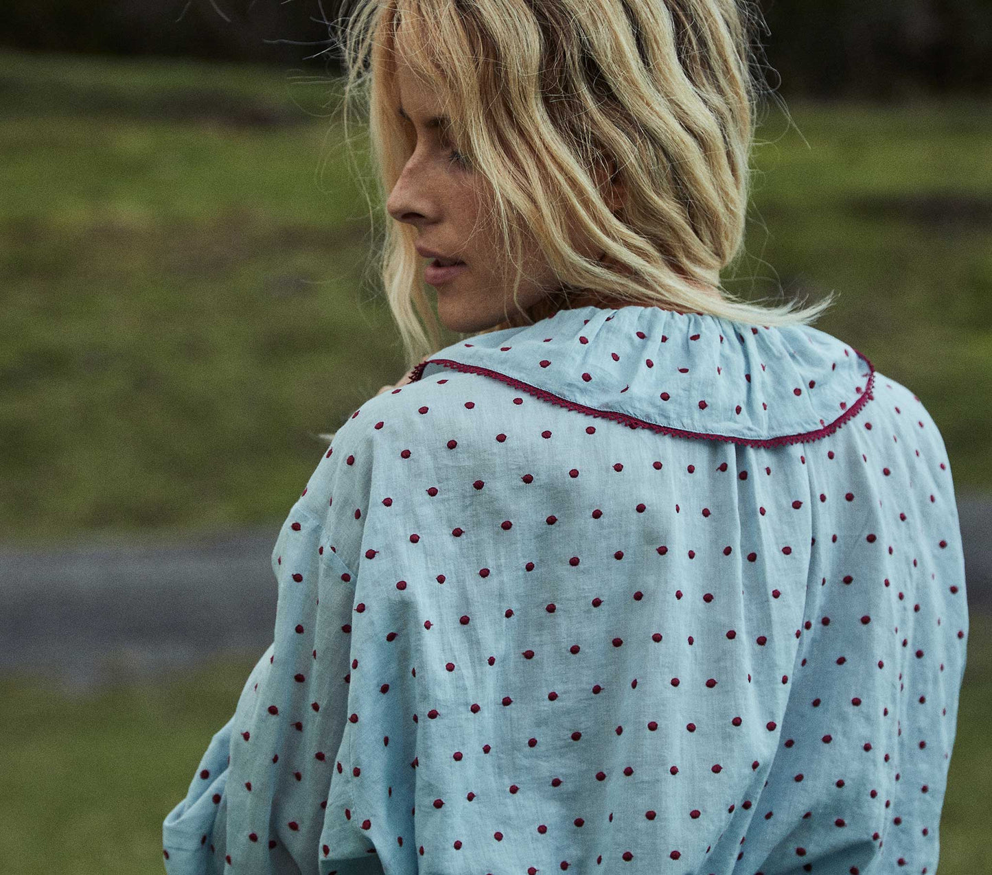HMD -- JEMMA TOP -- AZURE SWISS DOT