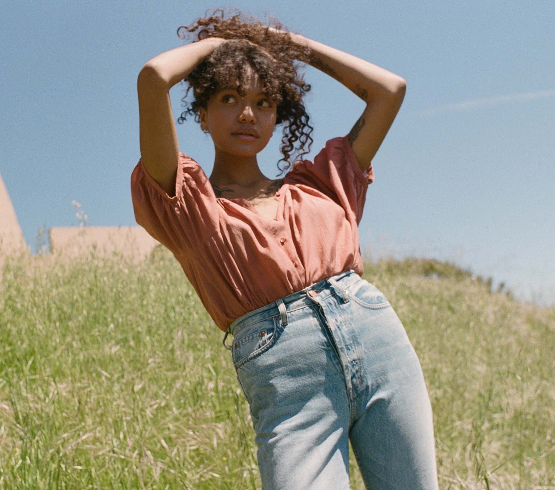 HMD -- JUNE TOP -- TIERRA view 4
