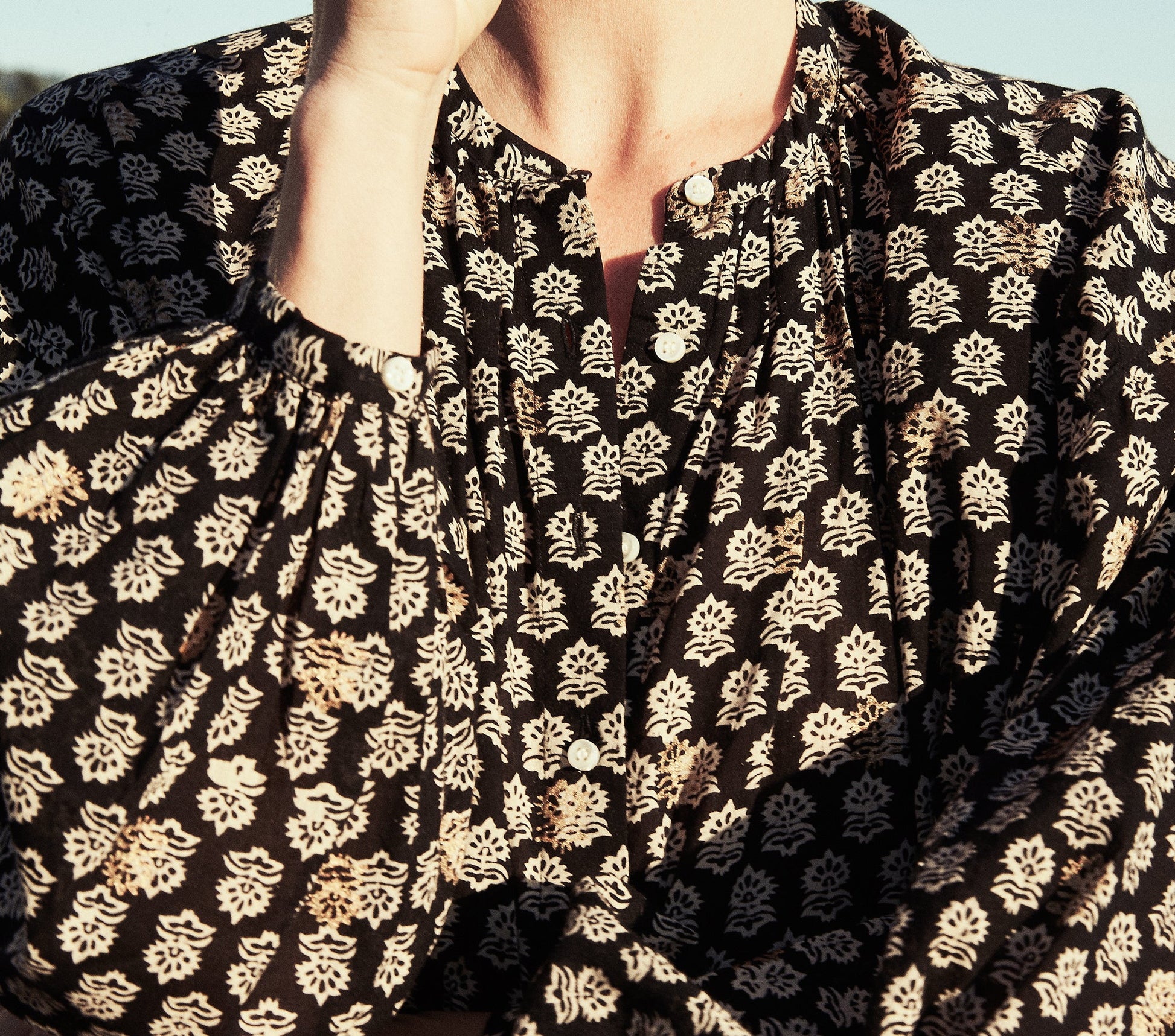 HMD -- THE JANE BLOUSE -- BLACK/CREAM FLOWER BLOCK PRINT view 5
