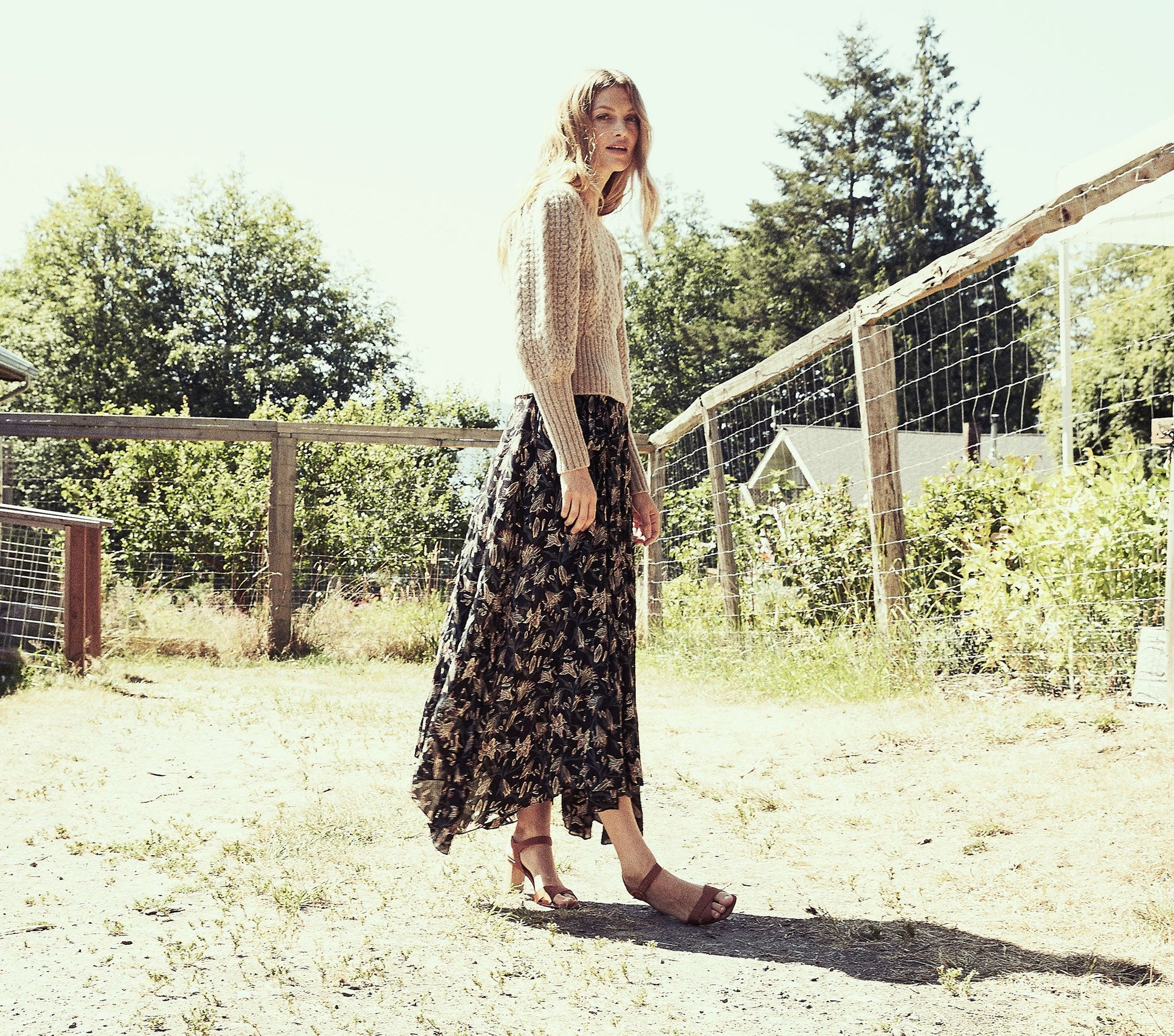 HMD -- JULEP SKIRT -- BLACK LILIUM PRINT view 7