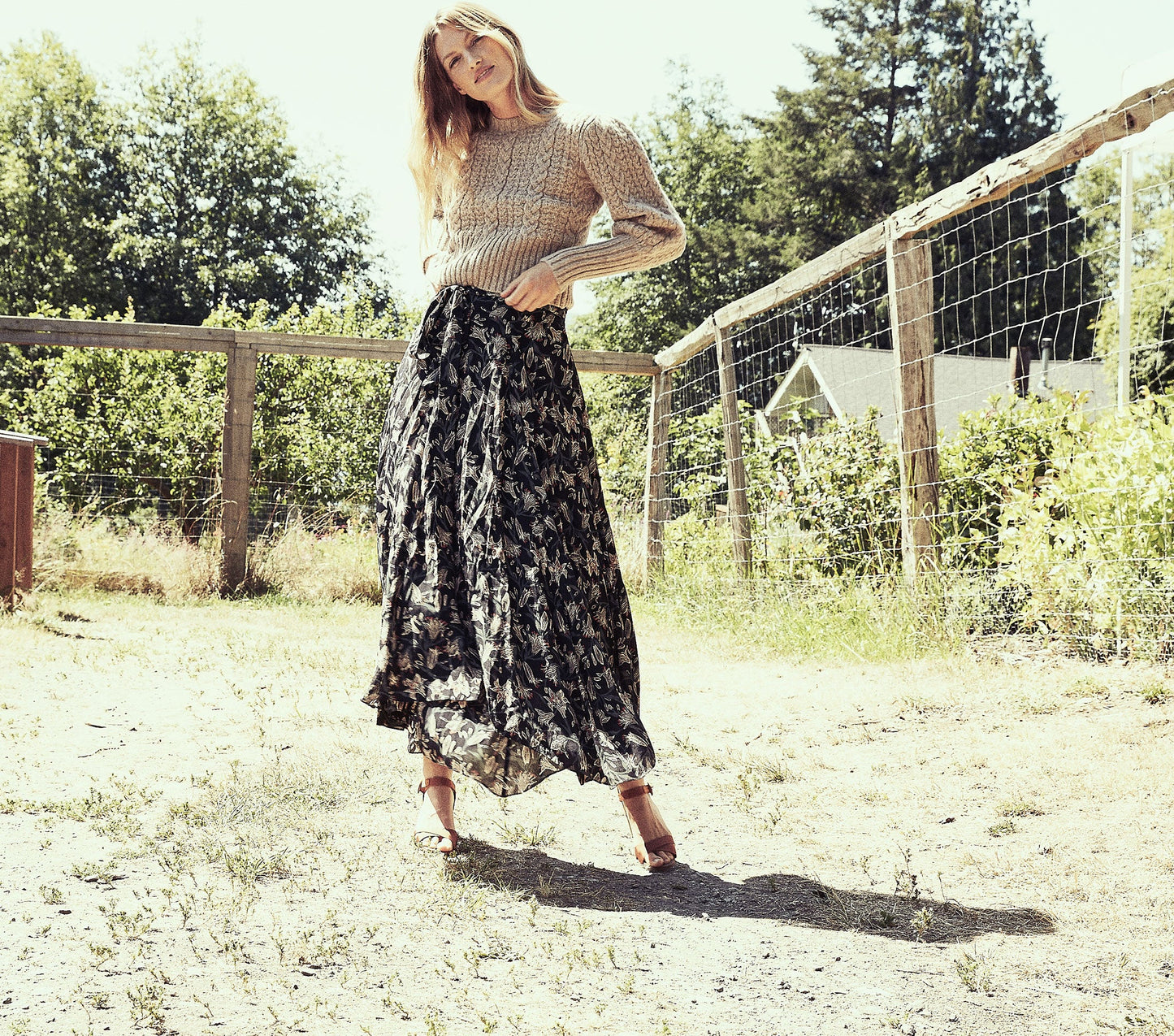 HMD -- JULEP SKIRT -- BLACK LILIUM PRINT