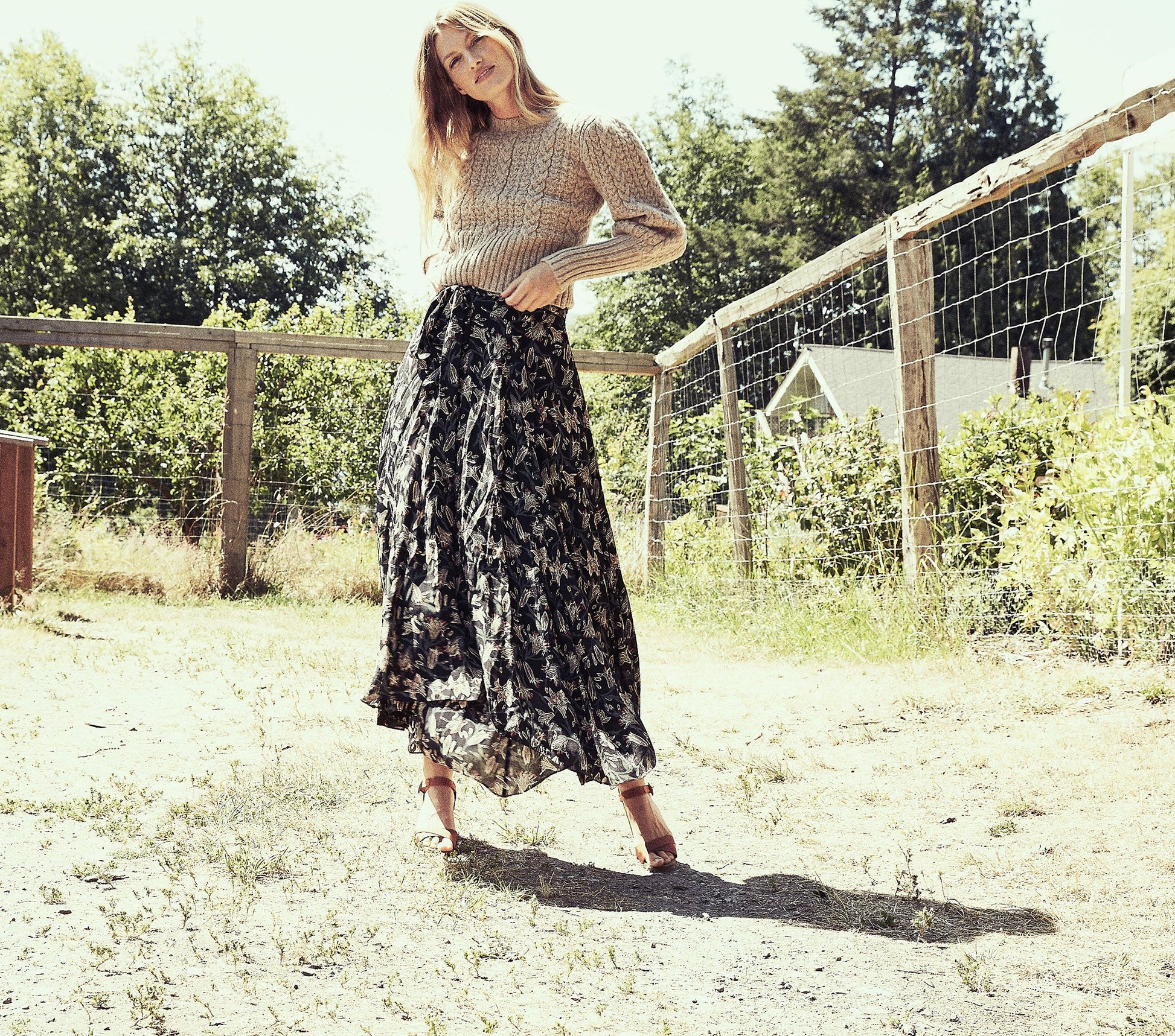 HMD -- JULEP SKIRT -- BLACK LILIUM PRINT view 5