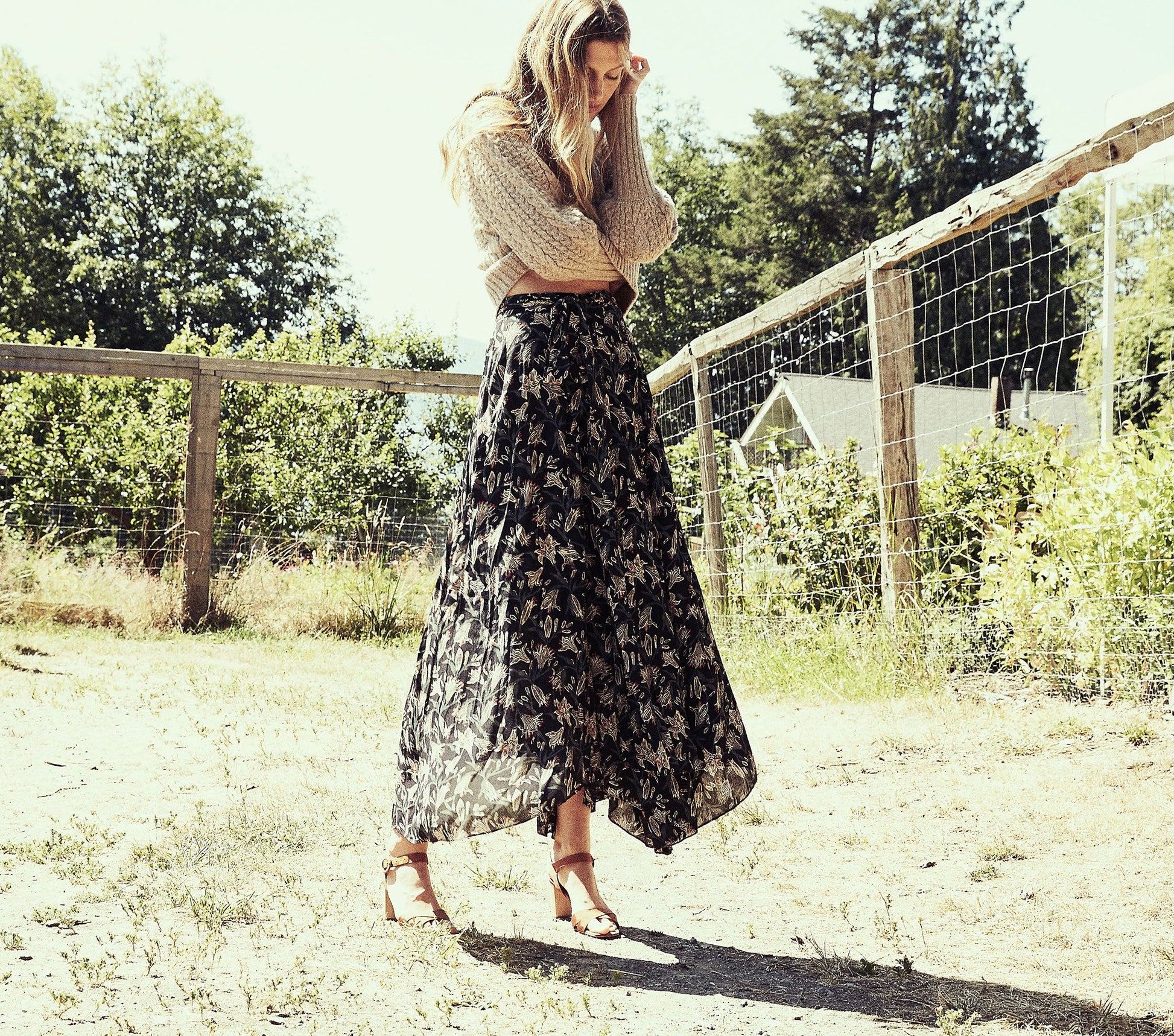 HMD -- JULEP SKIRT -- BLACK LILIUM PRINT view 3