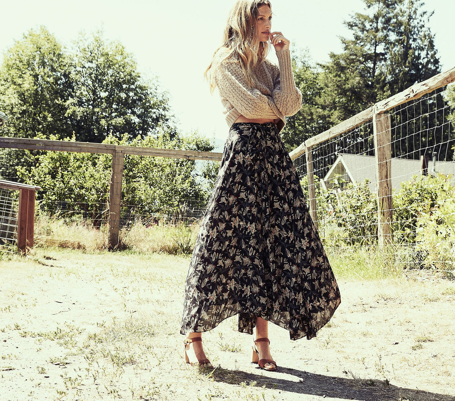 HMD -- JULEP SKIRT -- BLACK LILIUM PRINT