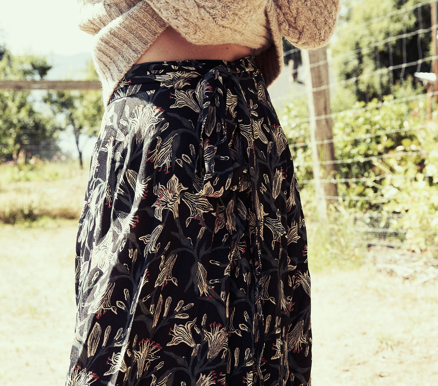 HMD -- JULEP SKIRT -- BLACK LILIUM PRINT