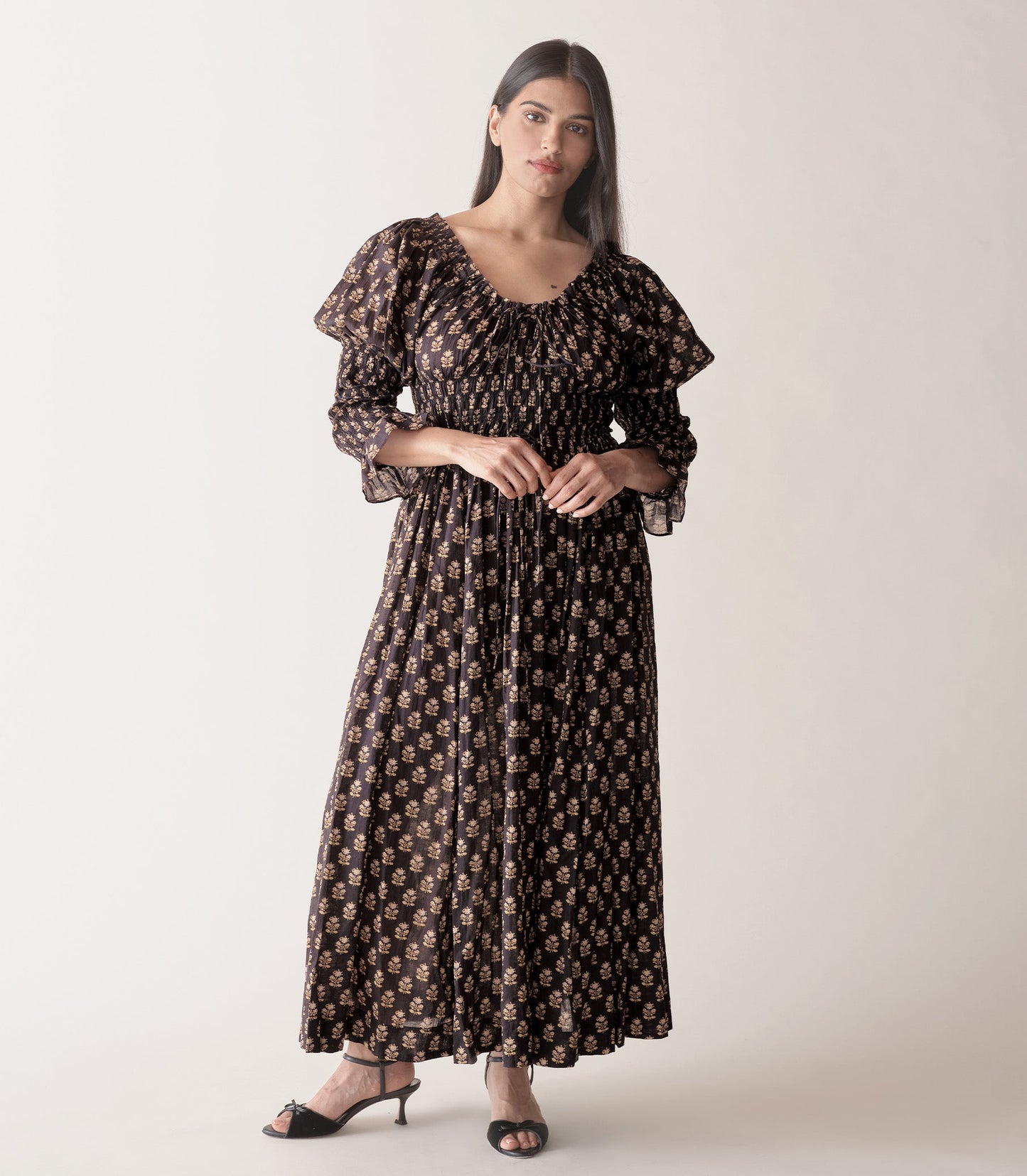 HMD -- KAIRA DRESS -- NOIR MEADOWSWEET FLORAL