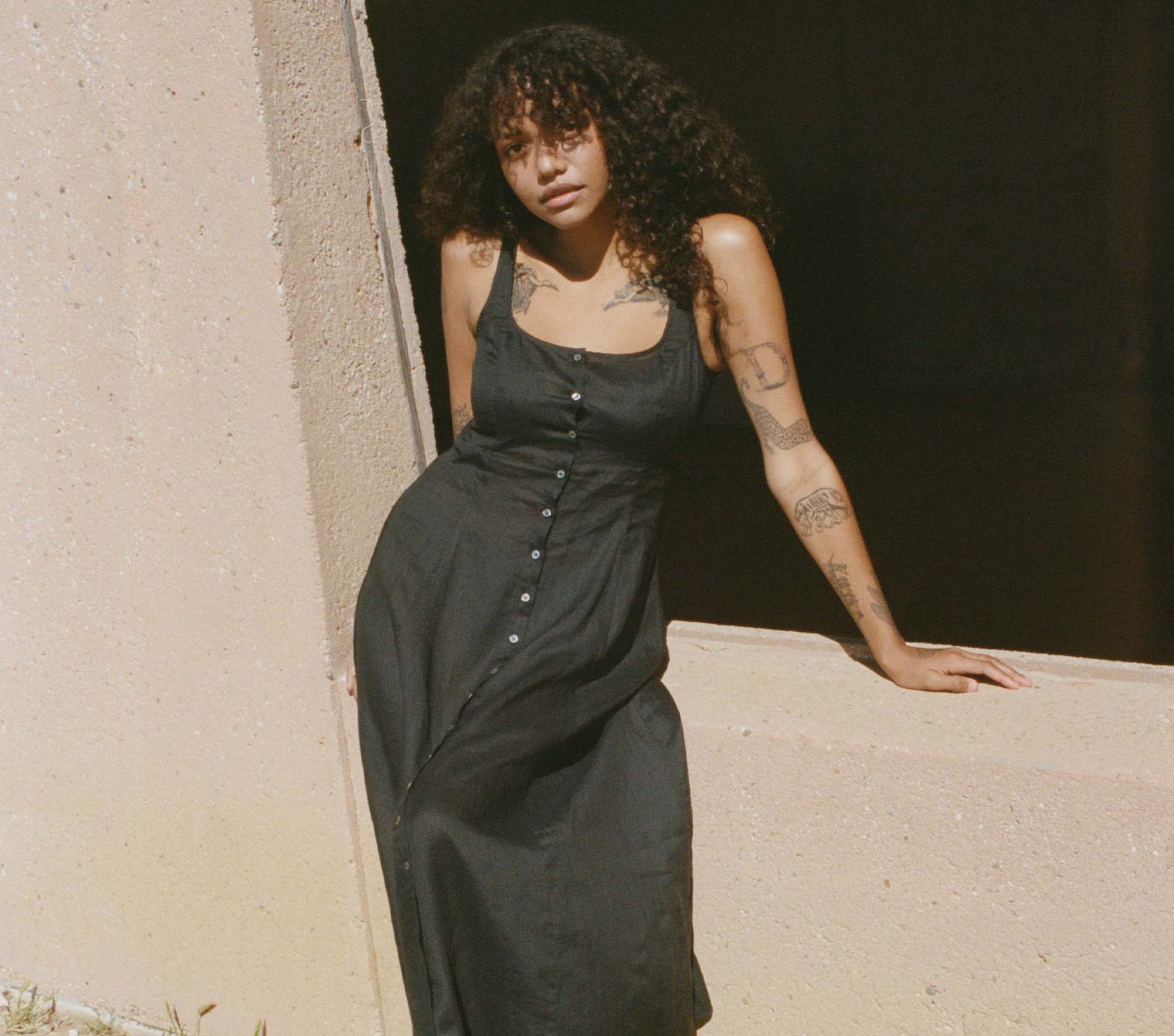 HMD -- LANTANA DRESS -- BLACK view 4
