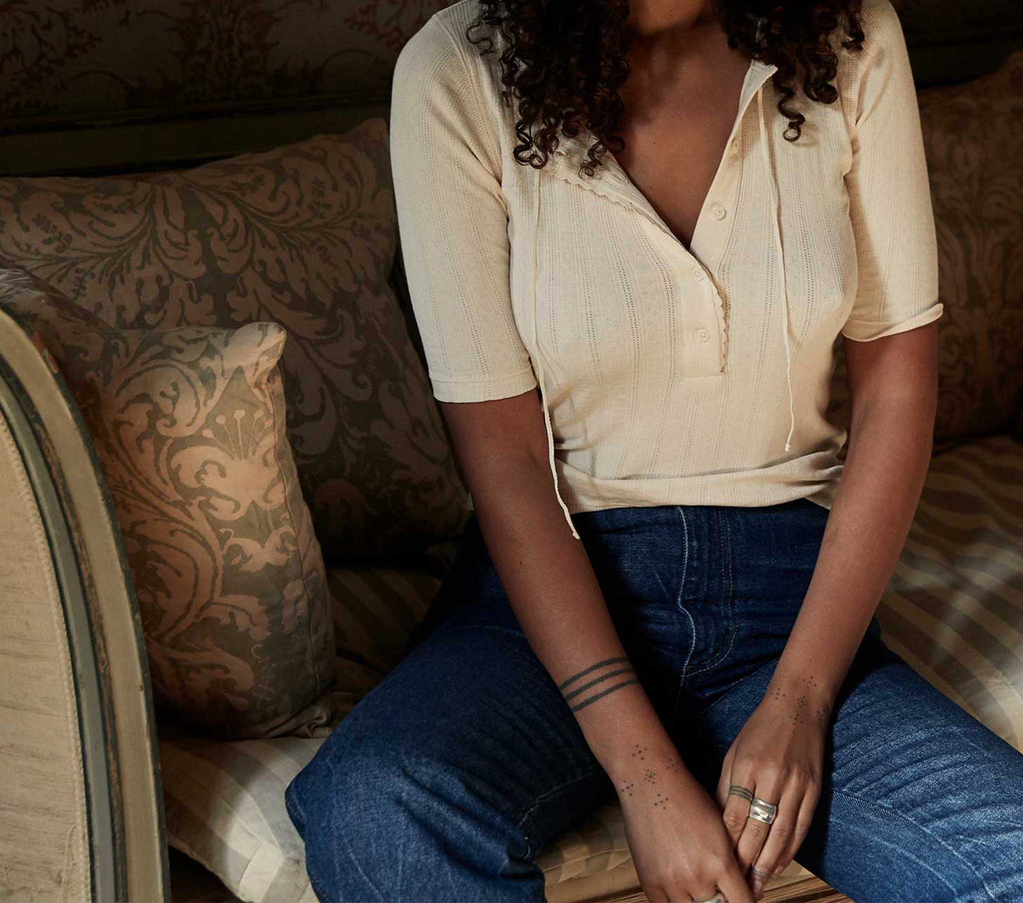 HMD -- LUCIA TEE -- IVORY