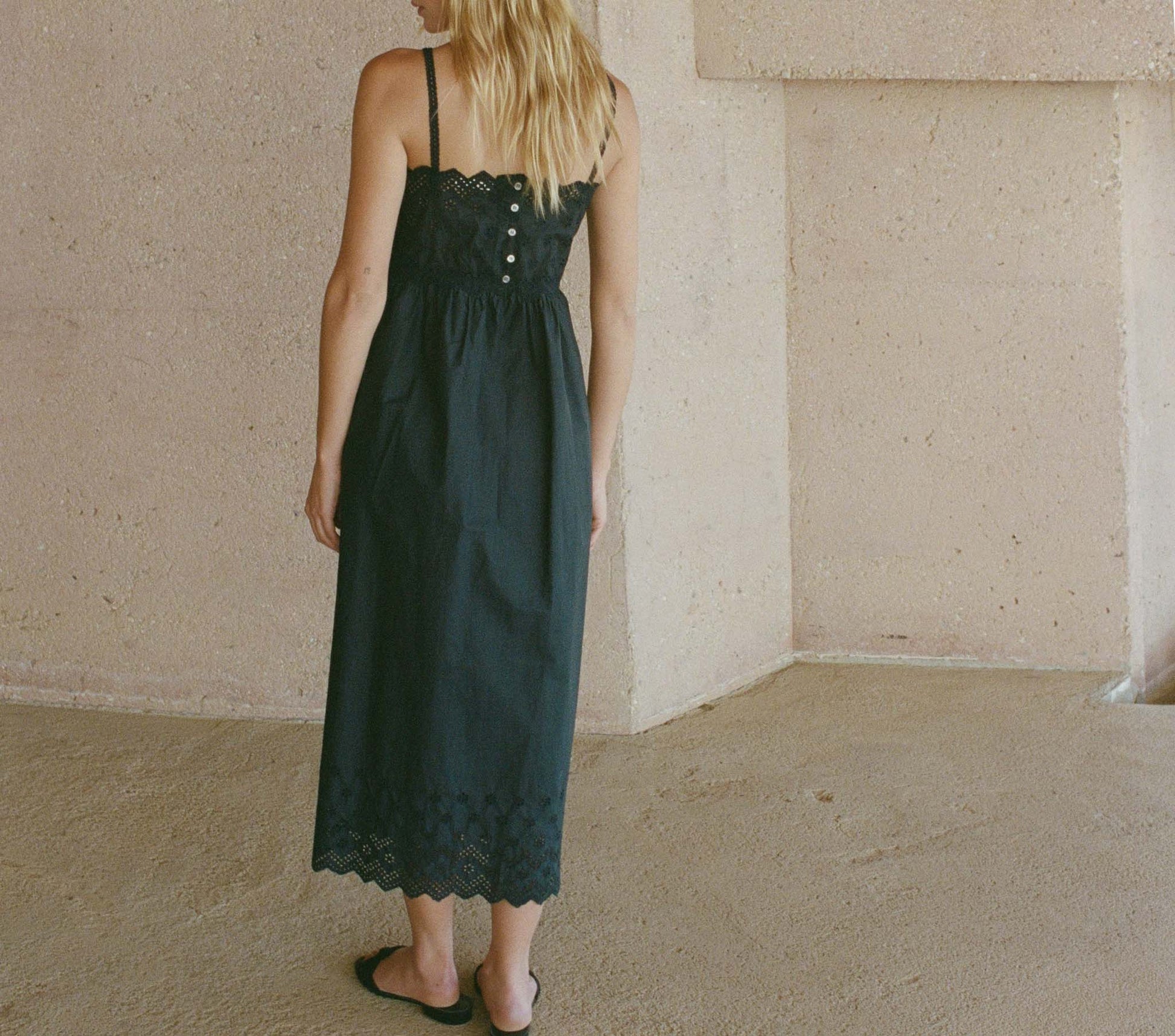 HMD -- LUCINDA DRESS -- BLACK view 4
